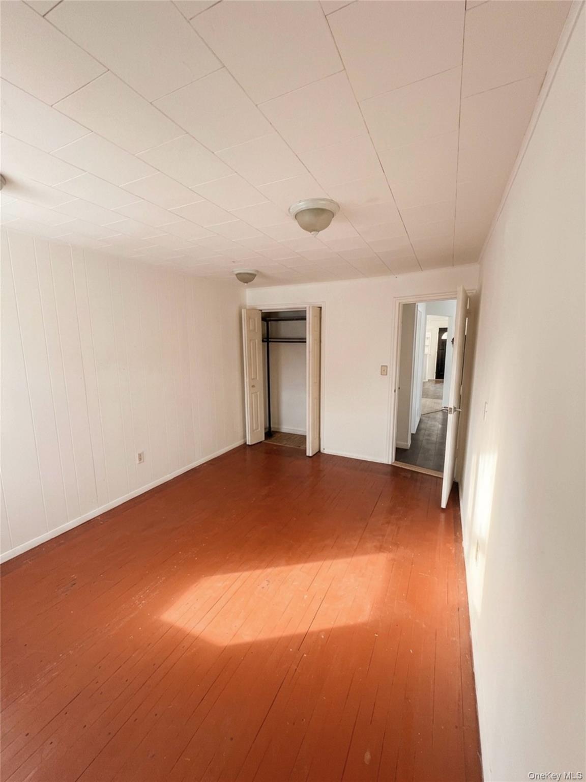 Commercial Sale Laconia  Bronx, NY 10469, MLS-985703-20