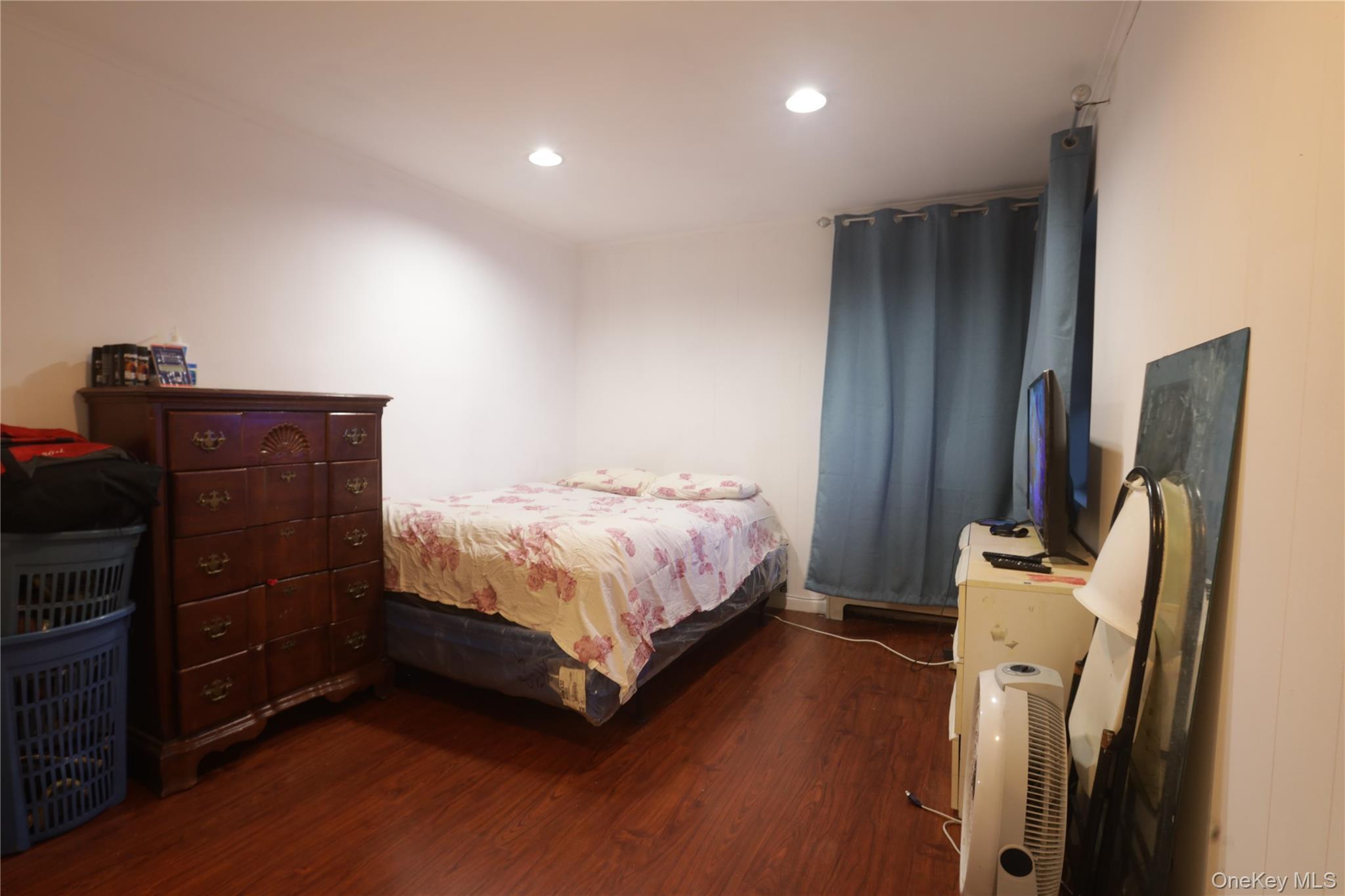 Commercial Sale Laconia  Bronx, NY 10469, MLS-985703-8