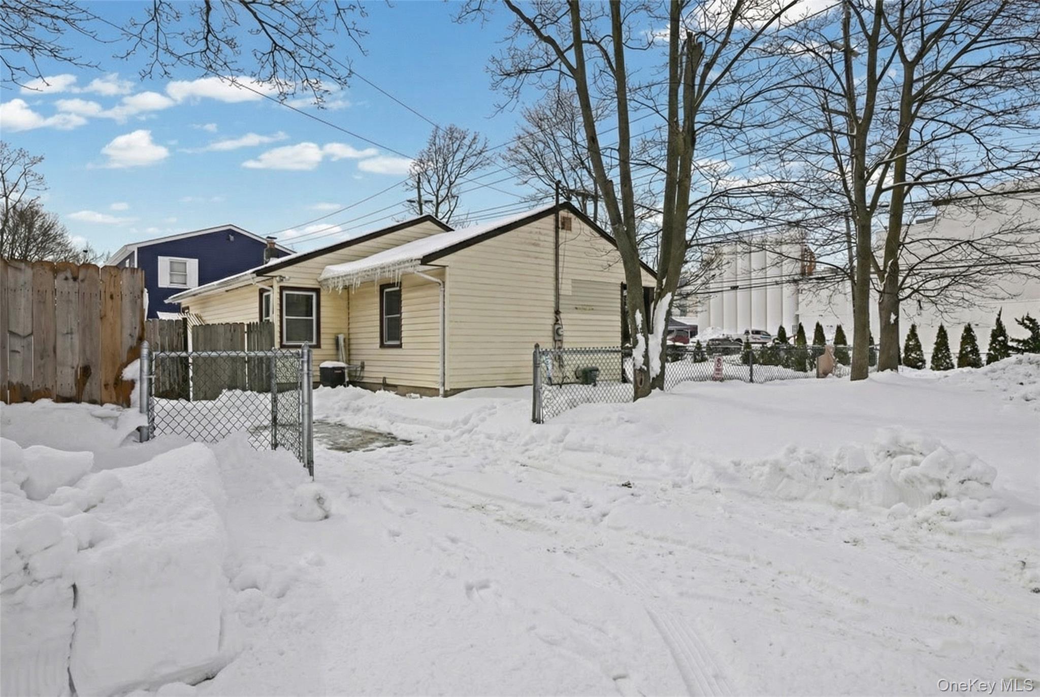 Single Family 5th  Suffolk County, NY 11706, MLS-985715-10