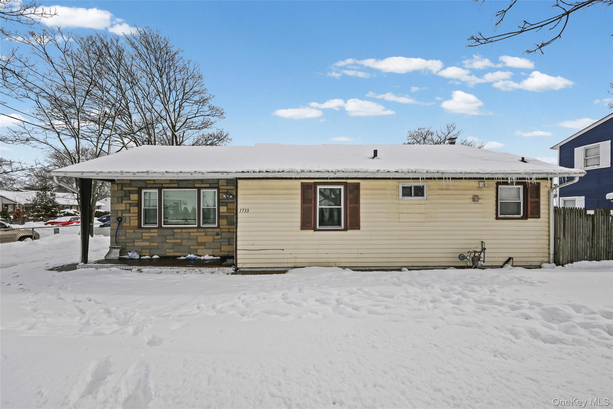 Single Family 5th  Suffolk County, NY 11706, MLS-985715-13