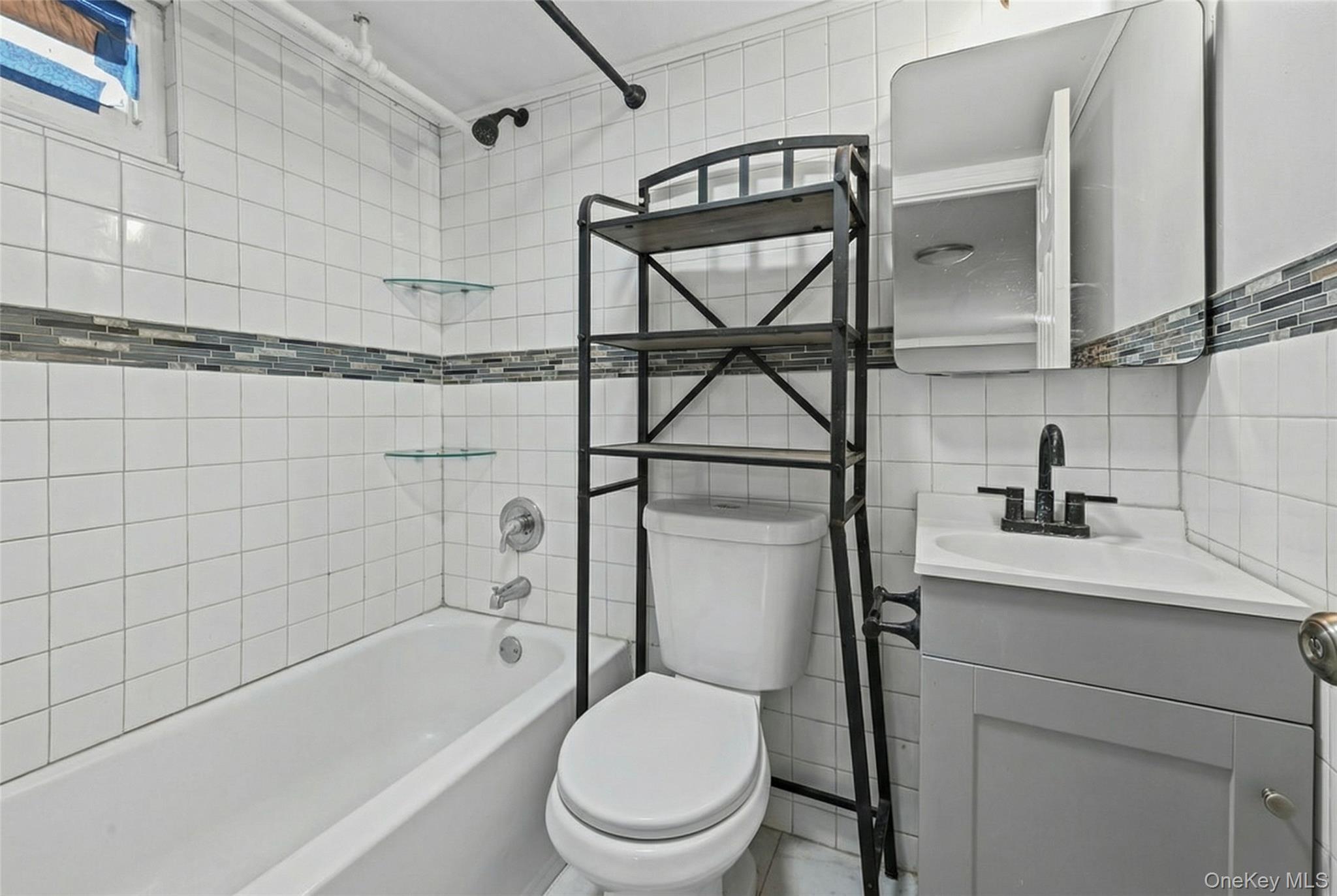 Single Family 5th  Suffolk County, NY 11706, MLS-985715-9