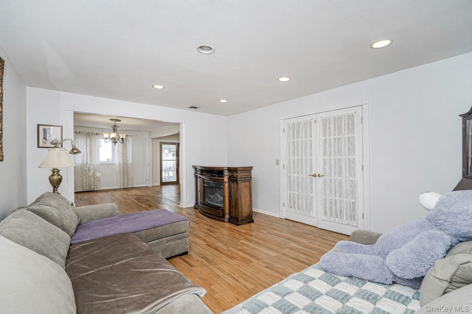 Single Family Ashwood Staten Island, NY 10308, MLS-985721-5