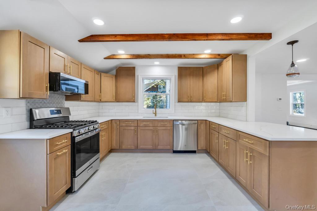 Single Family Long Island  Suffolk County, NY 11763, MLS-985724-19