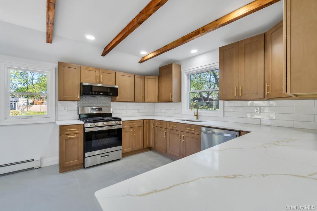 Single Family Long Island  Suffolk County, NY 11763, MLS-985724-20