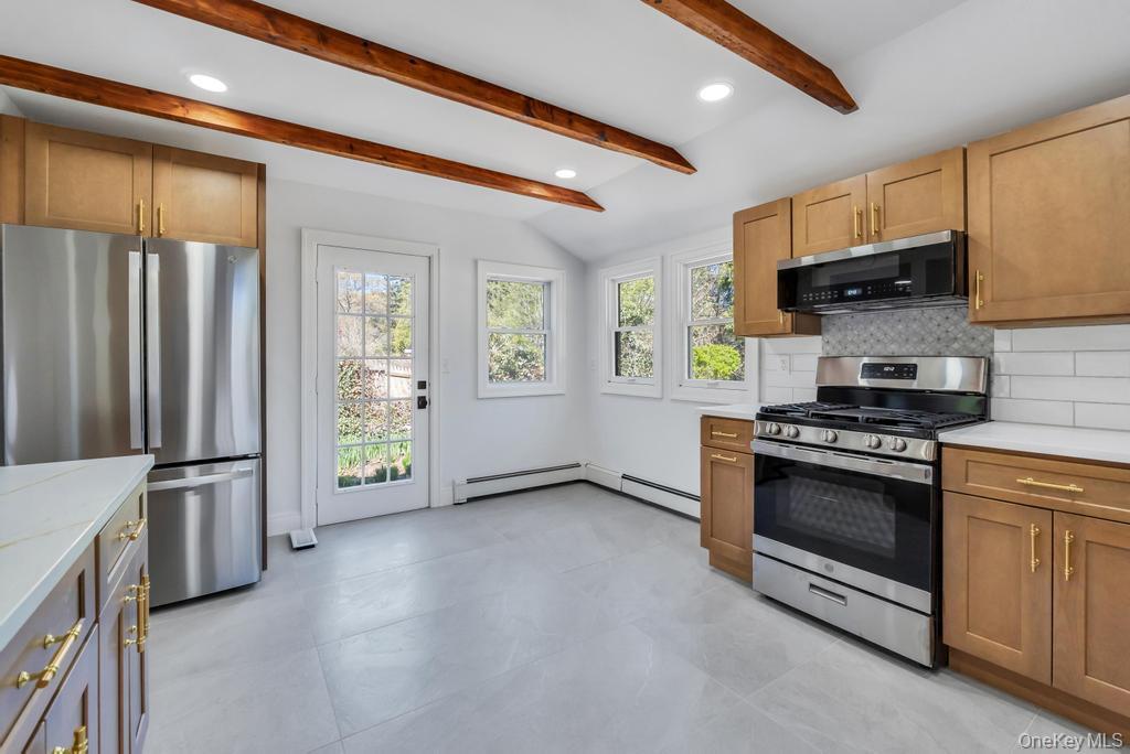 Single Family Long Island  Suffolk County, NY 11763, MLS-985724-22