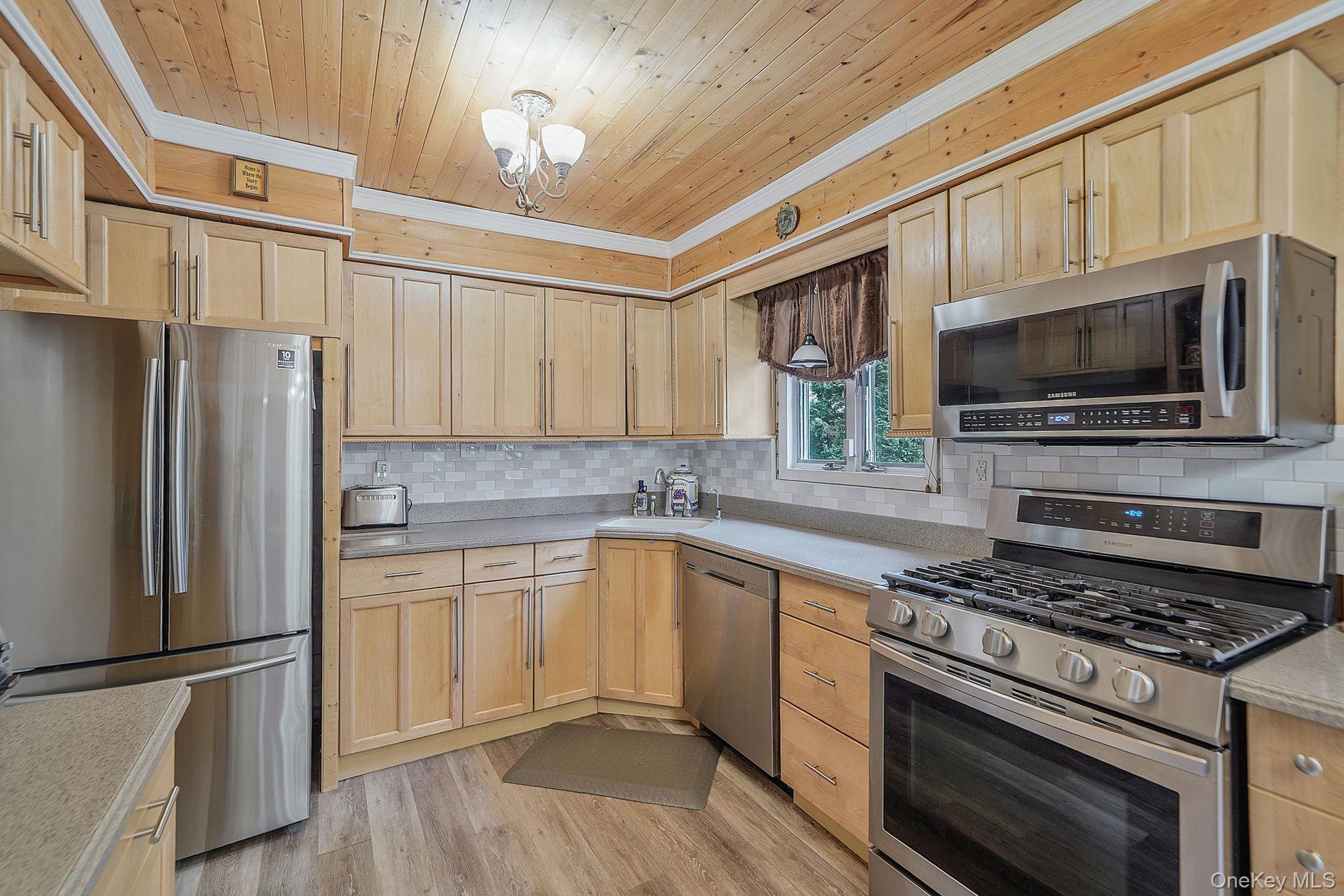 Single Family Laurel  Suffolk County, NY 11720, MLS-985766-14