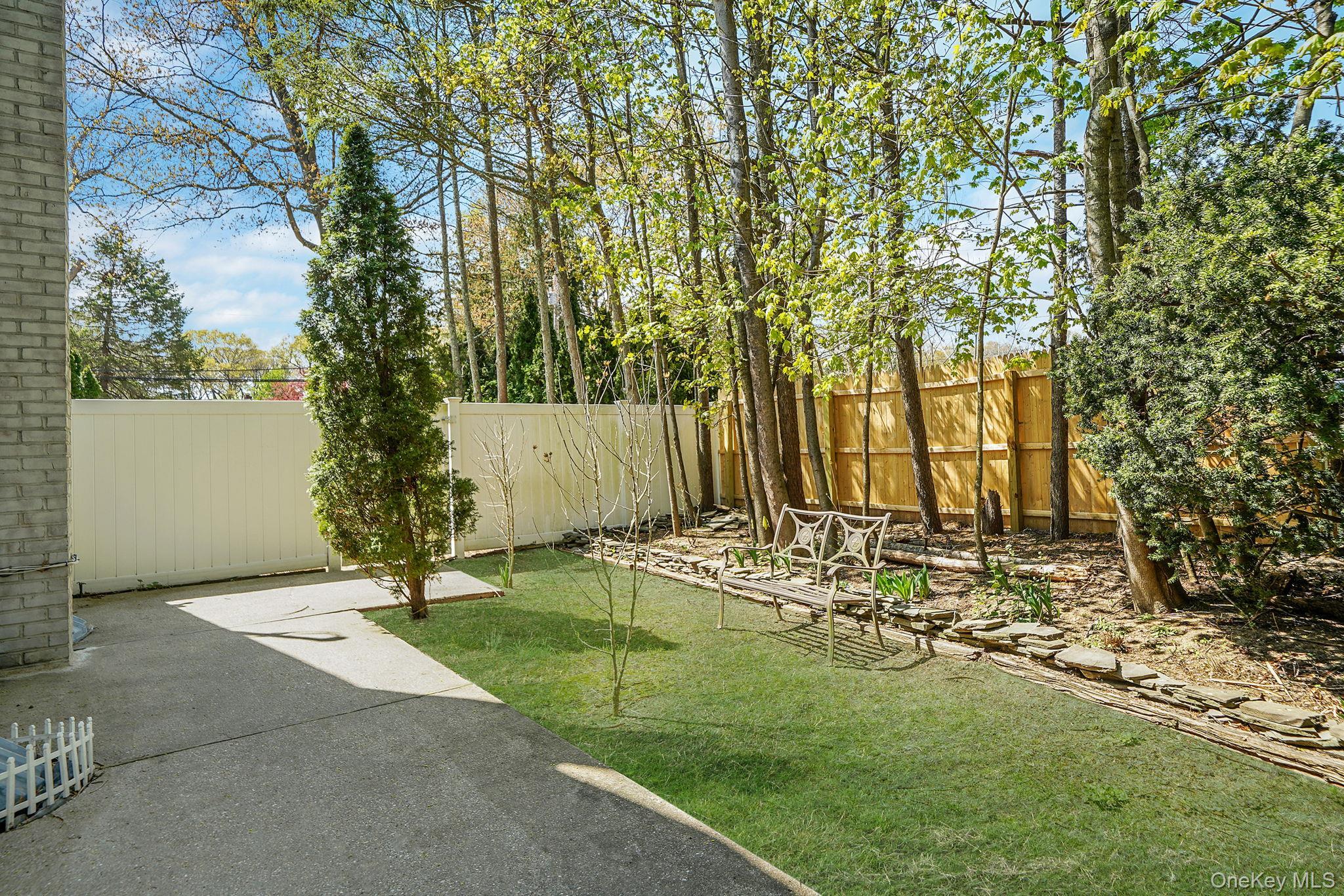Single Family Laurel  Suffolk County, NY 11720, MLS-985766-39
