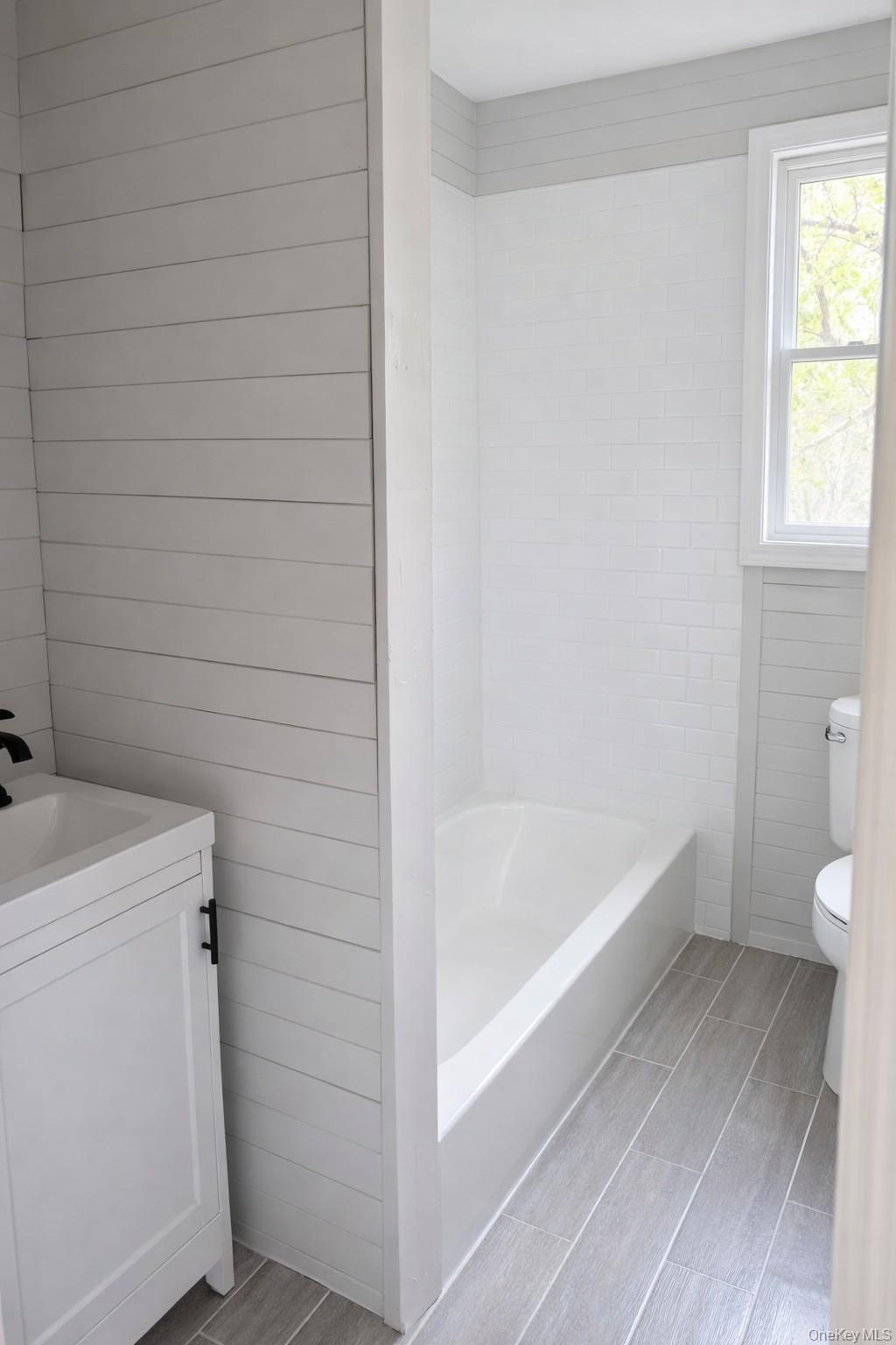 Single Family Freya  Suffolk County, NY 11778, MLS-985773-5