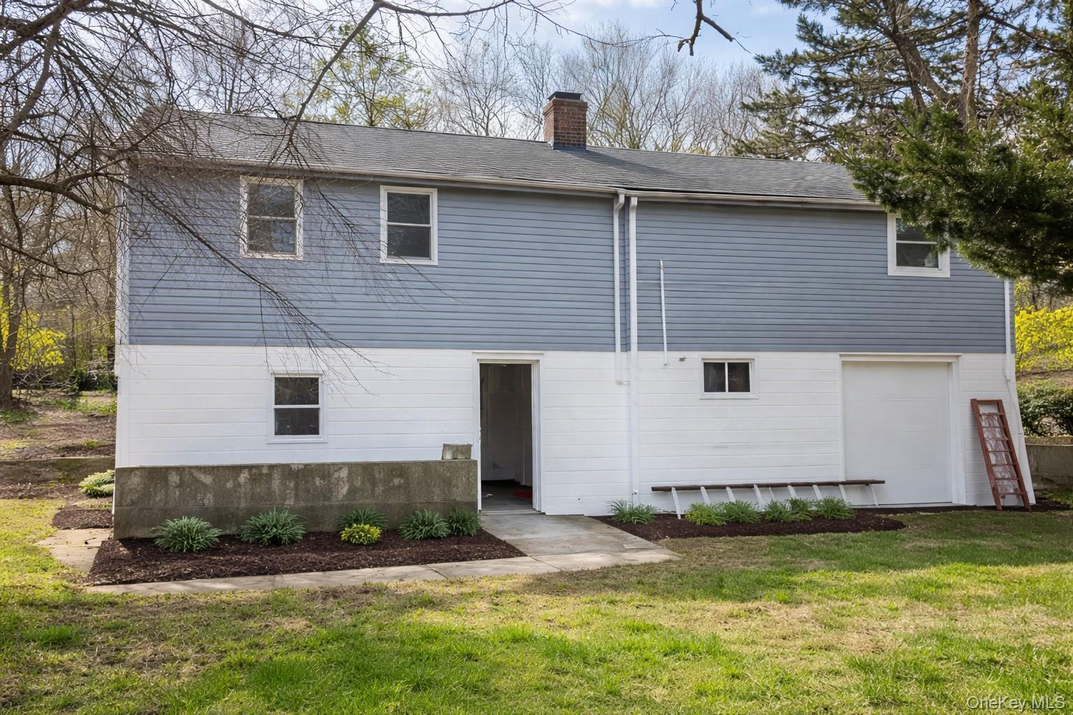 Single Family Freya  Suffolk County, NY 11778, MLS-985773-7