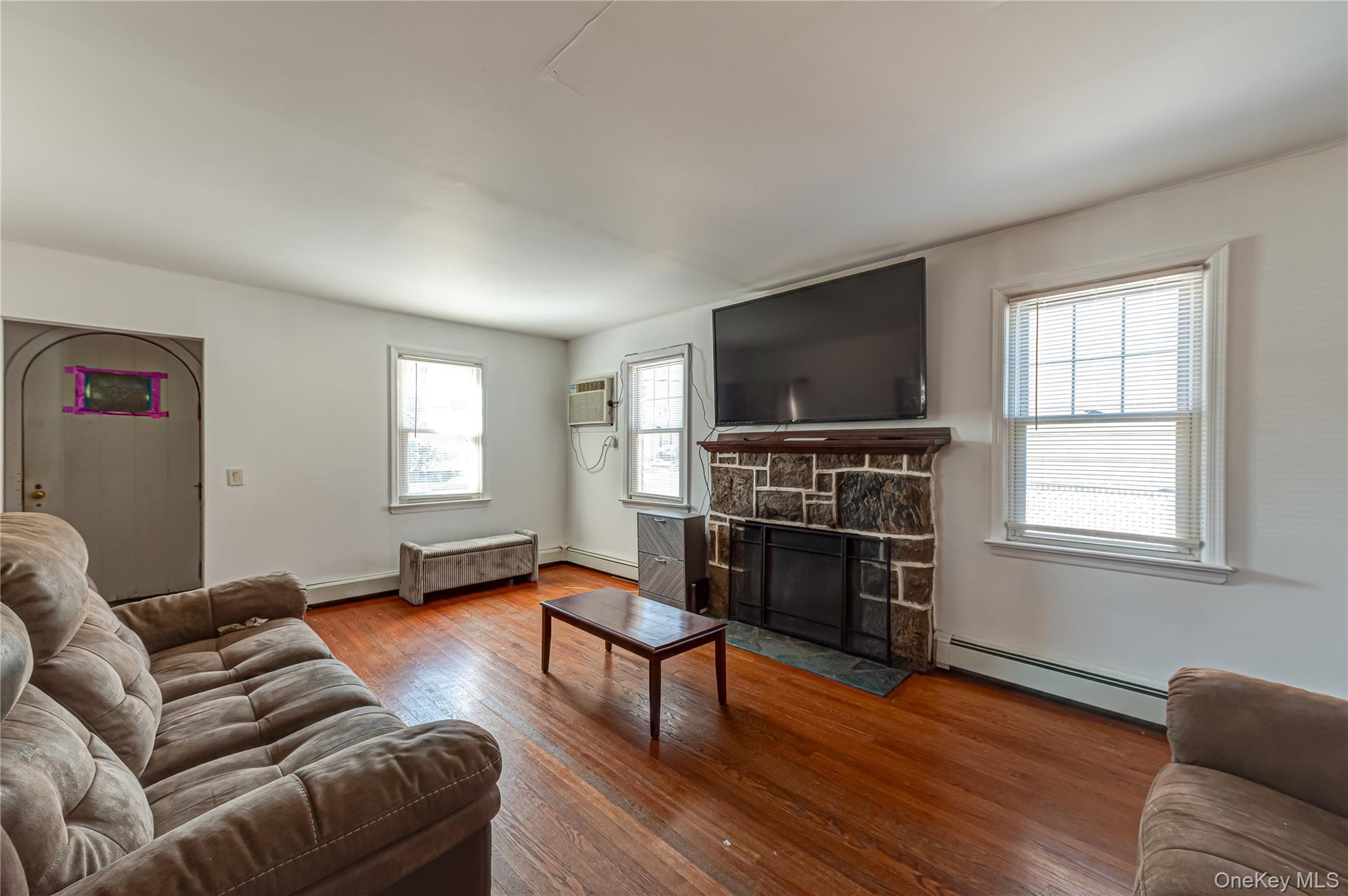 Single Family Bristol  Suffolk County, NY 11757, MLS-985781-3
