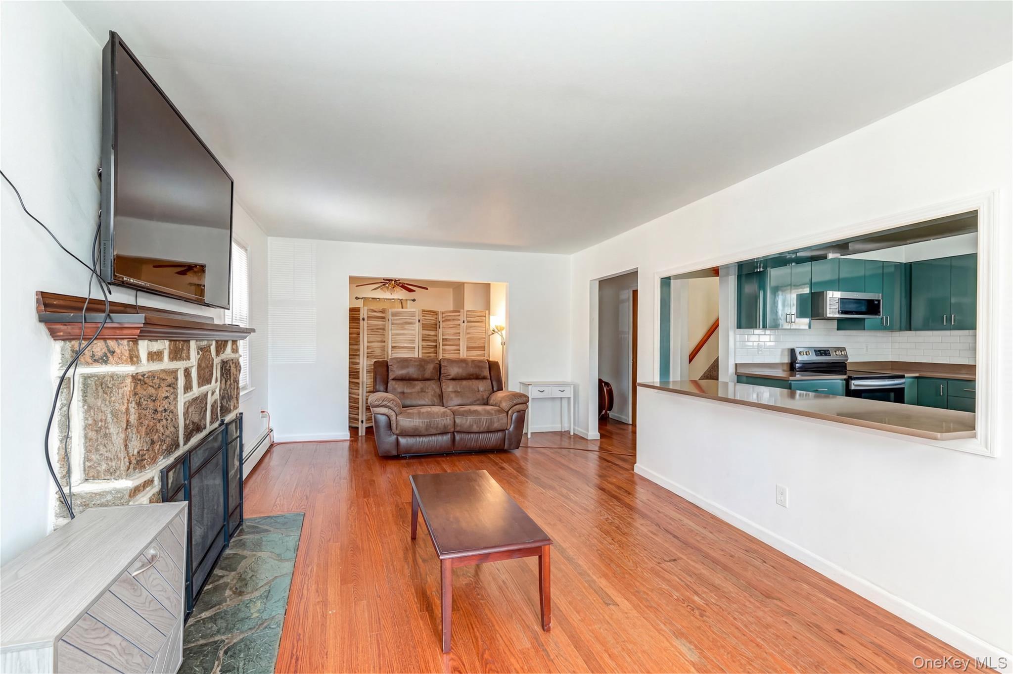 Single Family Bristol  Suffolk County, NY 11757, MLS-985781-8