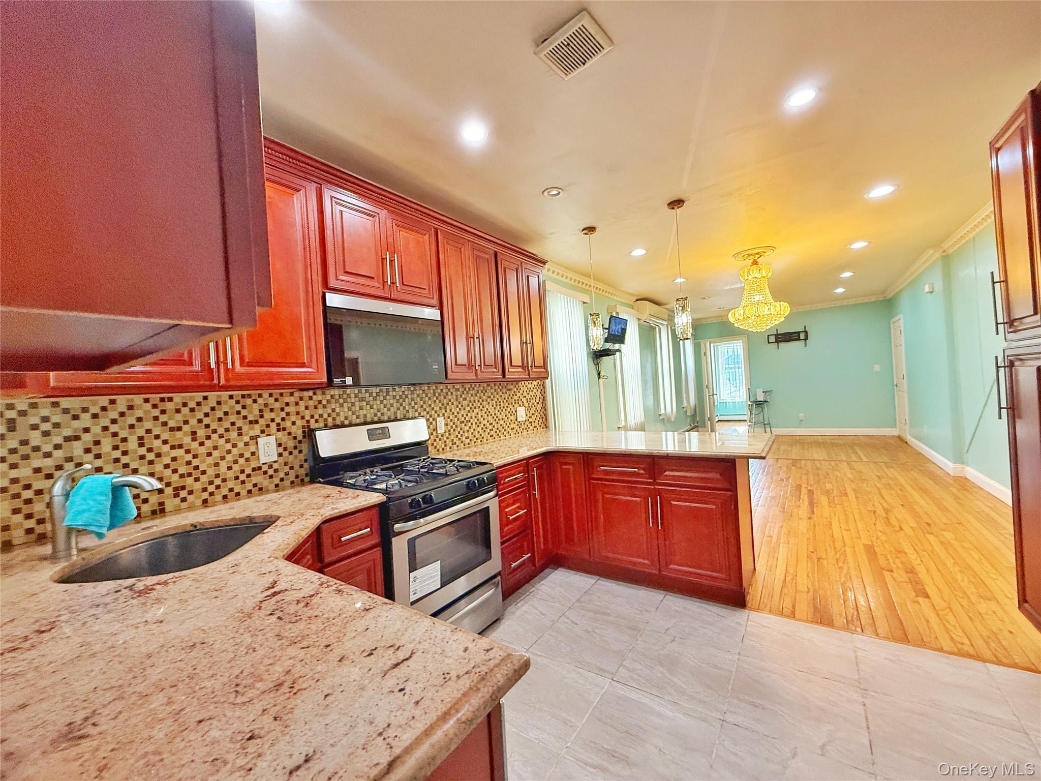 Single Family 135th Queens, NY 11420, MLS-985794-17