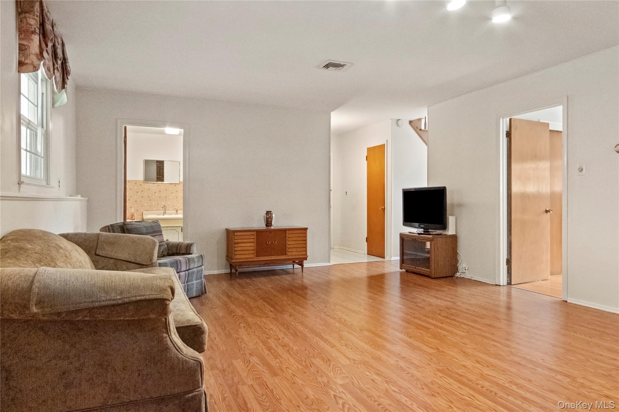 Single Family Dearborn  Rockland County, NY 10994, MLS-985808-22