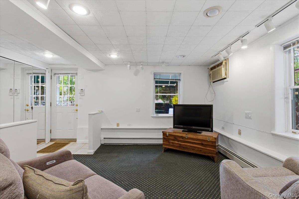 Single Family 260th  Bronx, NY 10471, MLS-985813-16