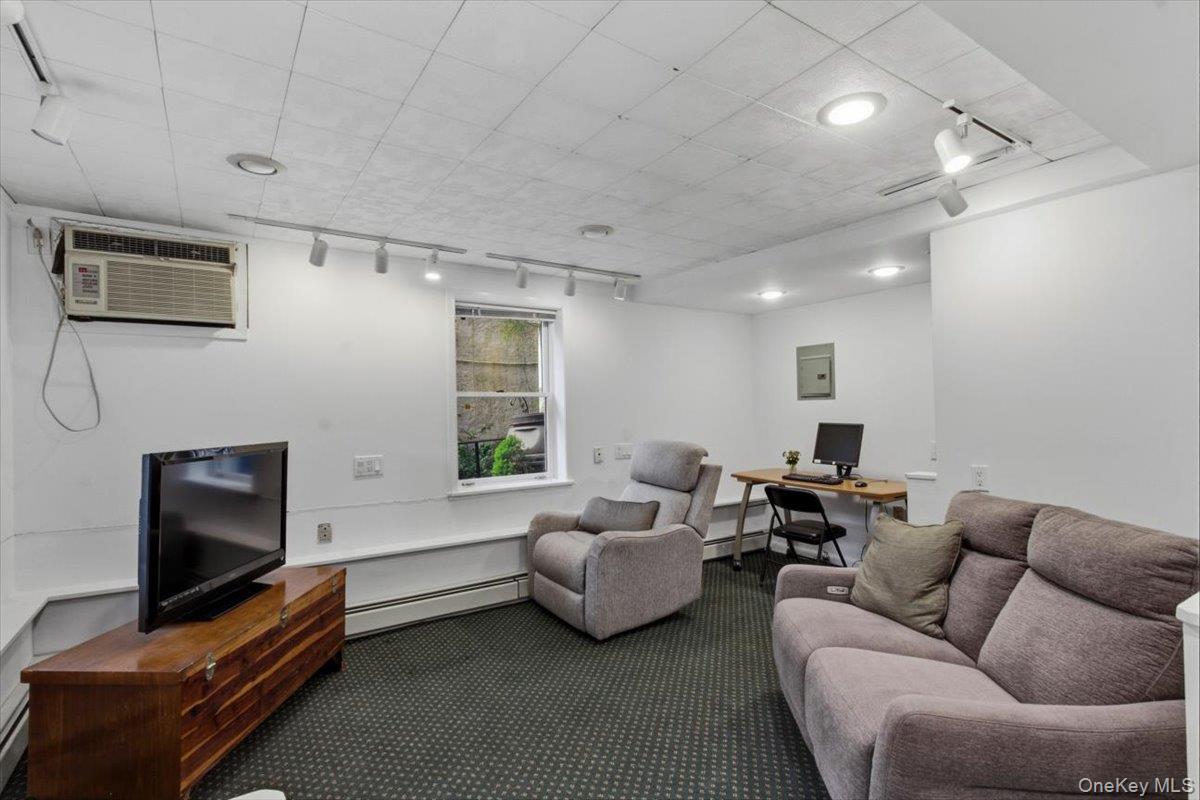 Single Family 260th  Bronx, NY 10471, MLS-985813-17