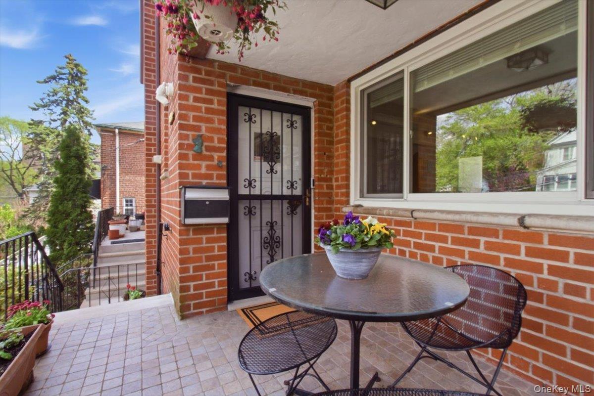 Single Family 260th  Bronx, NY 10471, MLS-985813-2