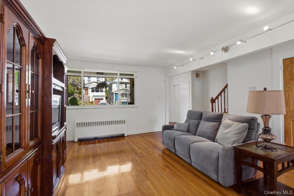 Single Family 260th  Bronx, NY 10471, MLS-985813-3