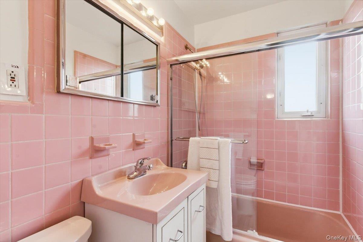 Single Family 260th  Bronx, NY 10471, MLS-985813-9