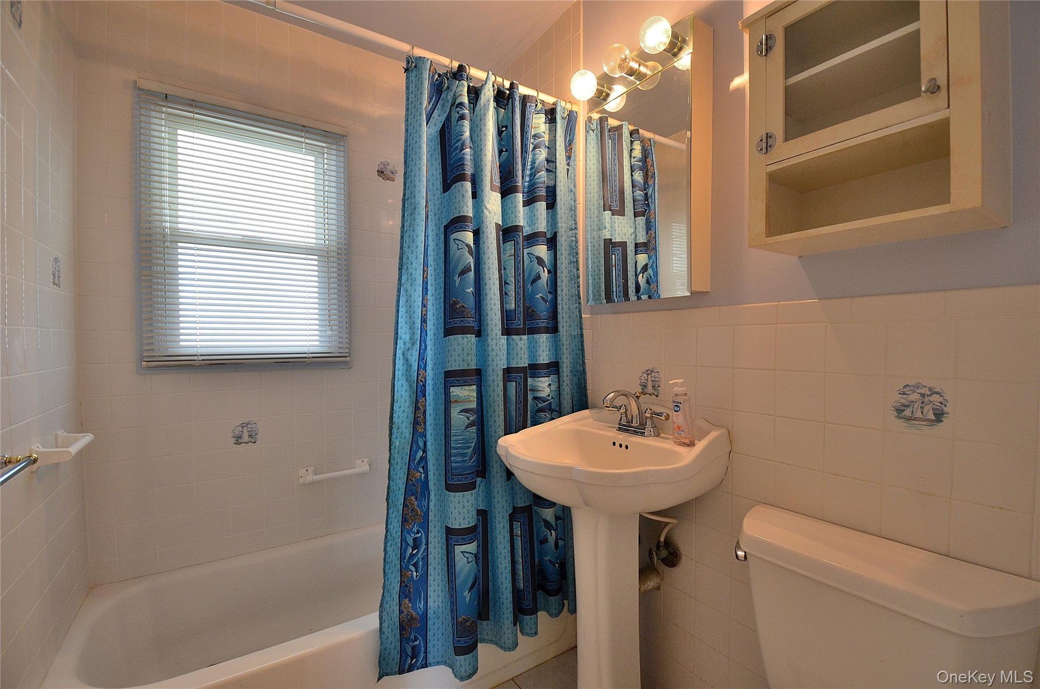 Single Family Linden  Nassau County, NY 11801, MLS-985840-19