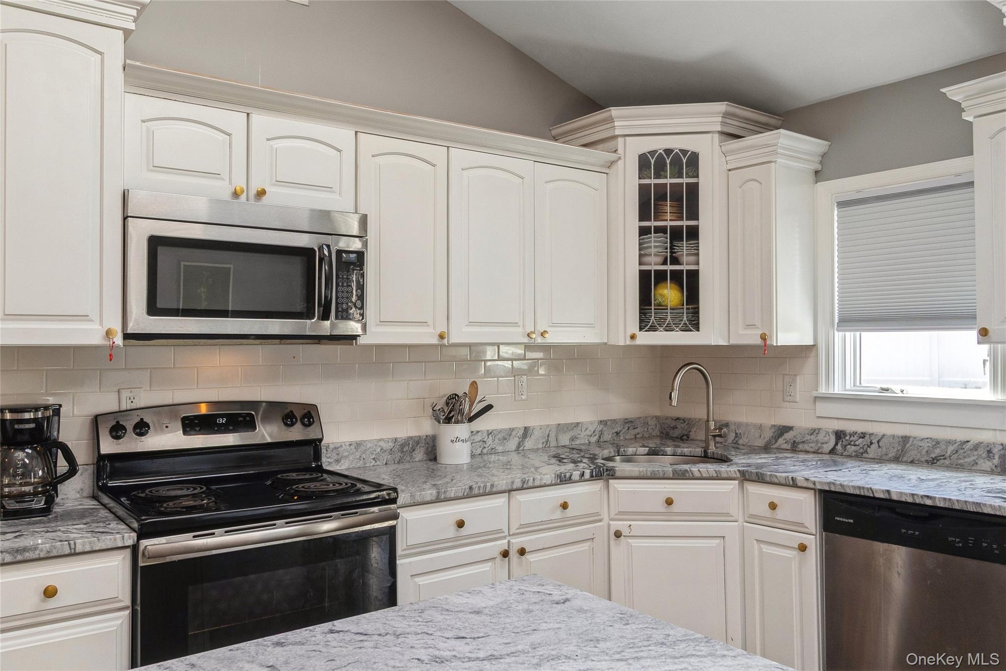 Single Family Hawthorne  Suffolk County, NY 11766, MLS-985917-12