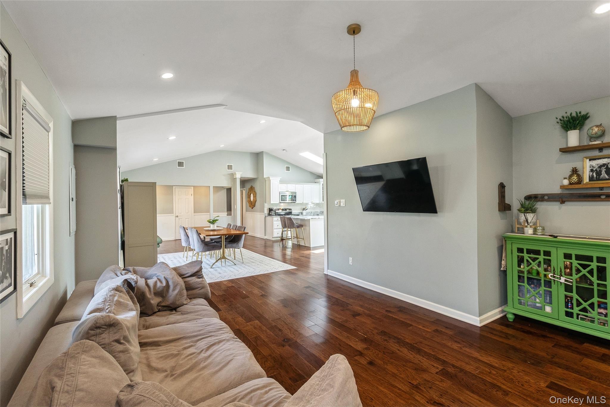 Single Family Hawthorne  Suffolk County, NY 11766, MLS-985917-15