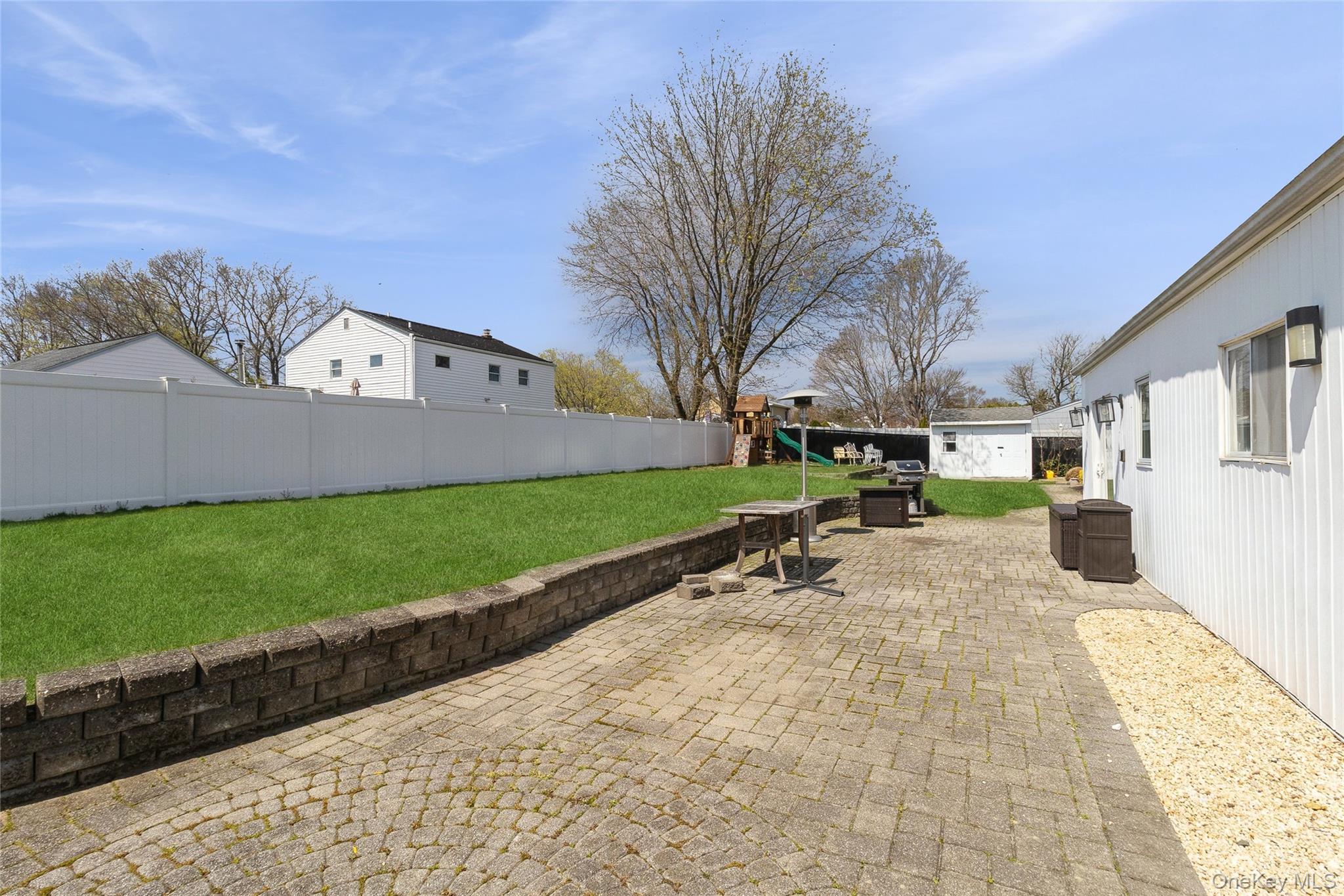 Single Family Hawthorne  Suffolk County, NY 11766, MLS-985917-25