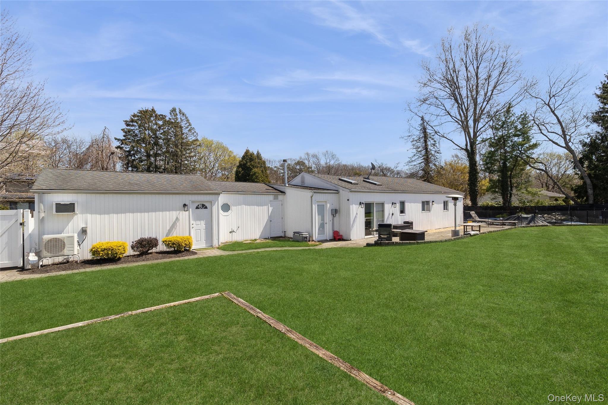 Single Family Hawthorne  Suffolk County, NY 11766, MLS-985917-27