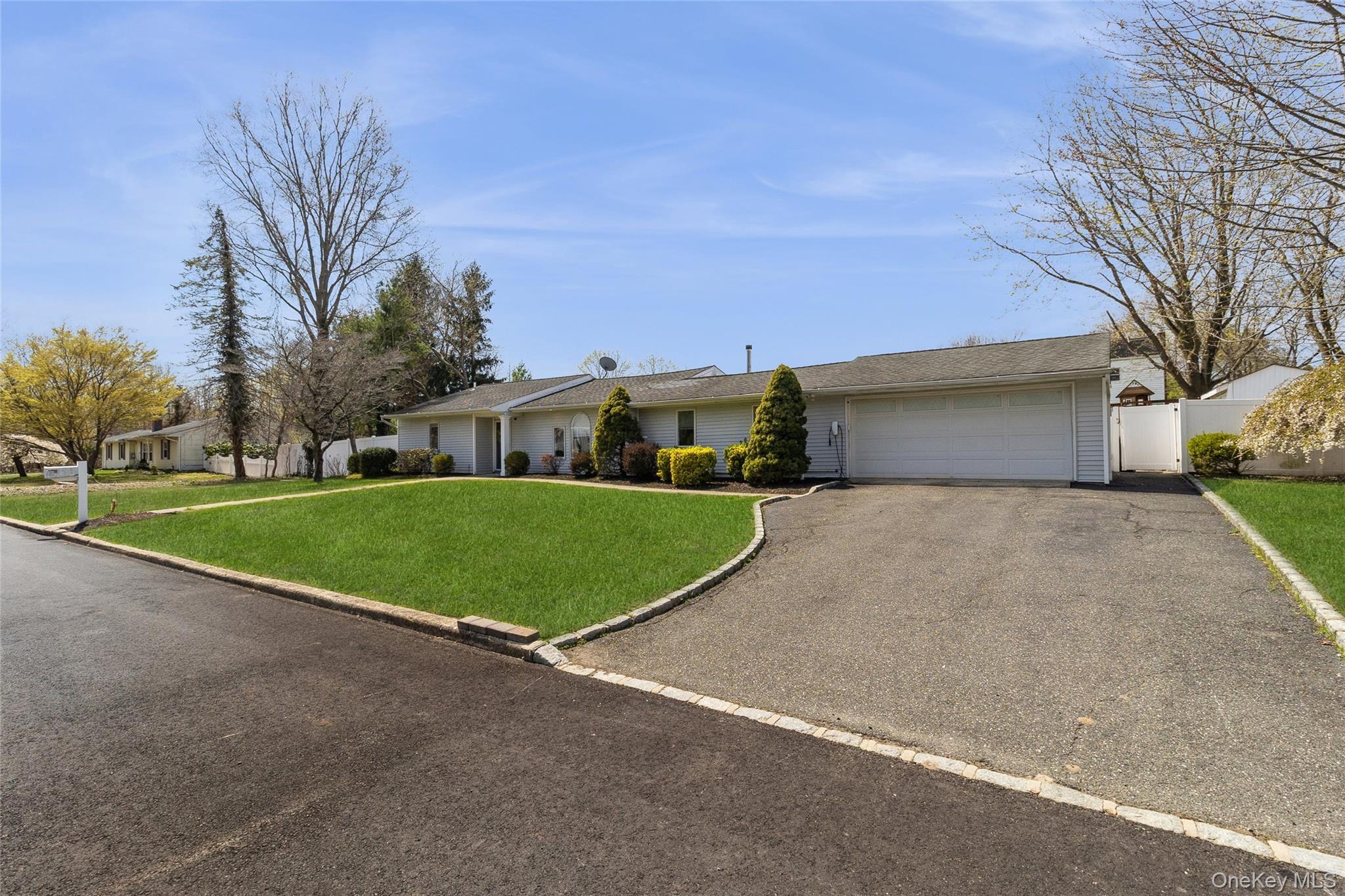 Single Family Hawthorne  Suffolk County, NY 11766, MLS-985917-3