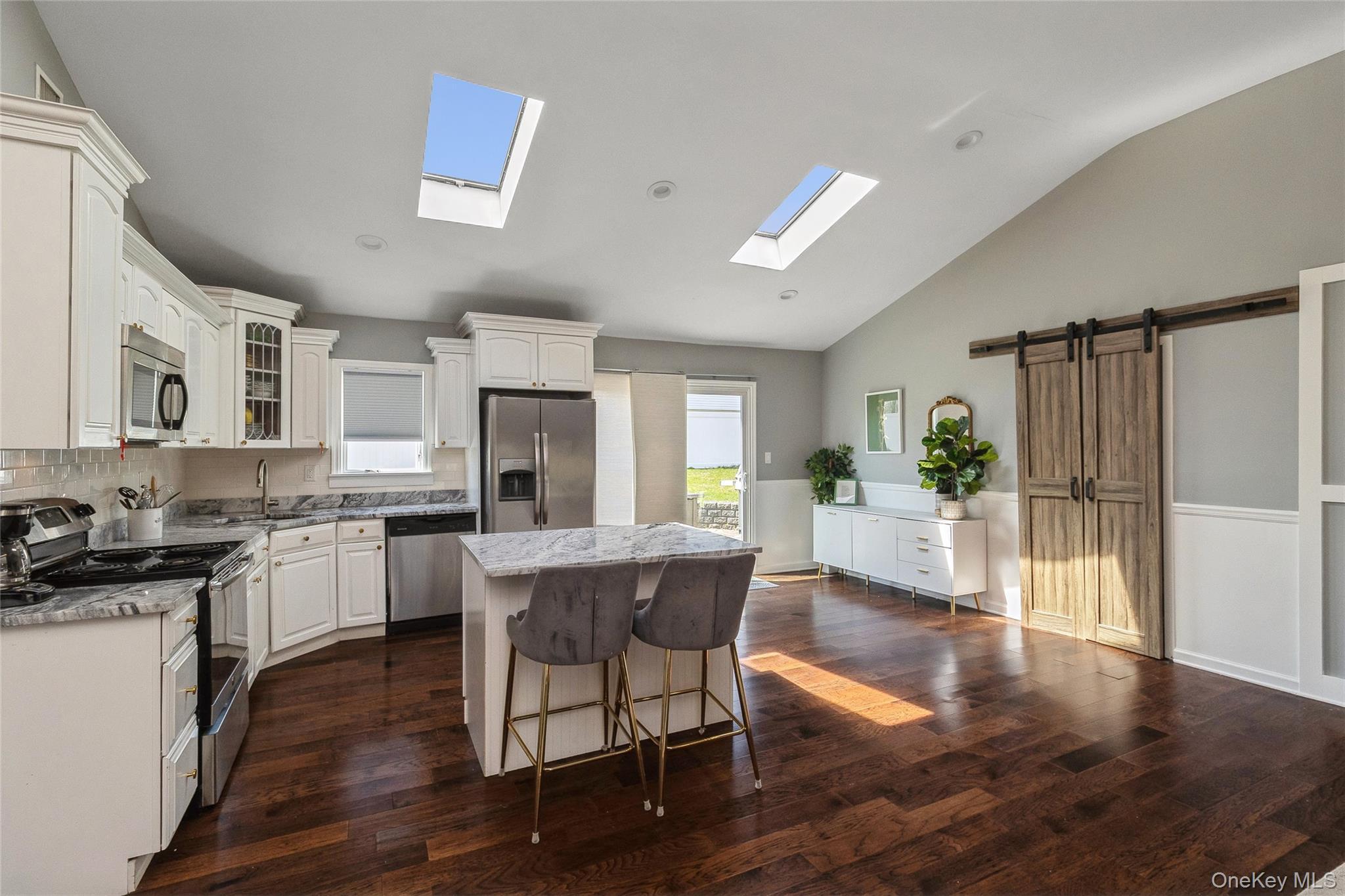 Single Family Hawthorne  Suffolk County, NY 11766, MLS-985917-6