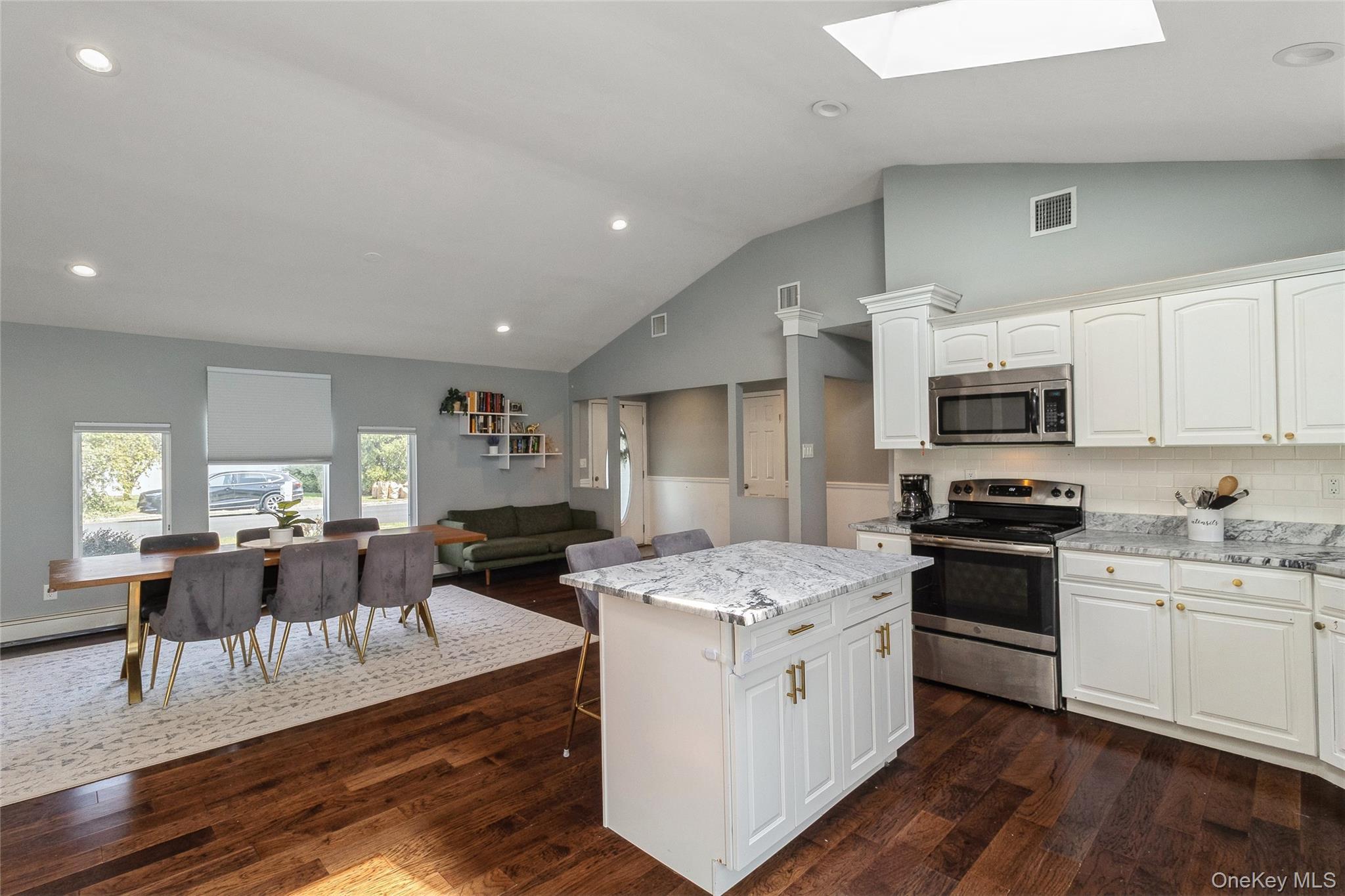 Single Family Hawthorne  Suffolk County, NY 11766, MLS-985917-7