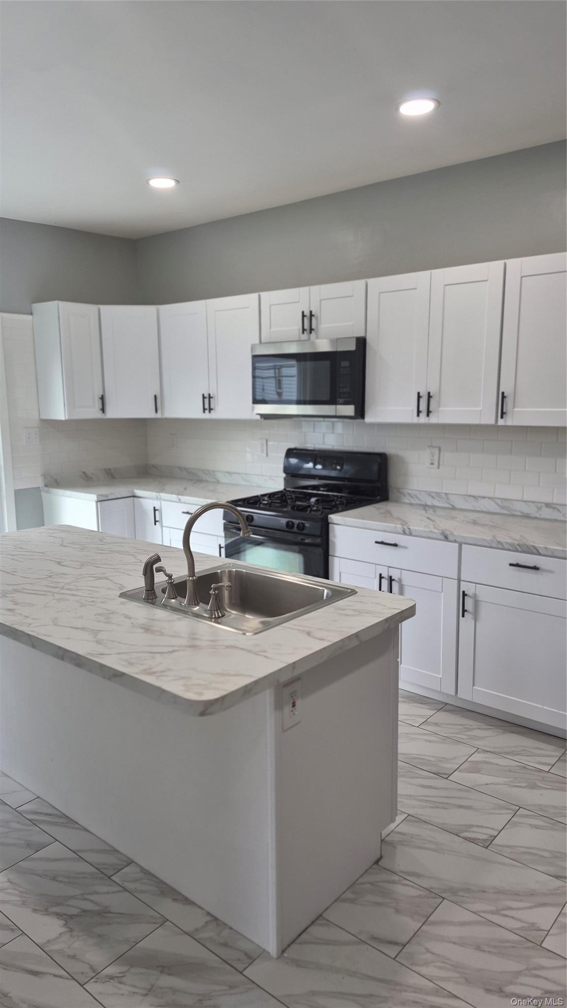 Single Family Main  Orange County, NY 12729, MLS-985923-6