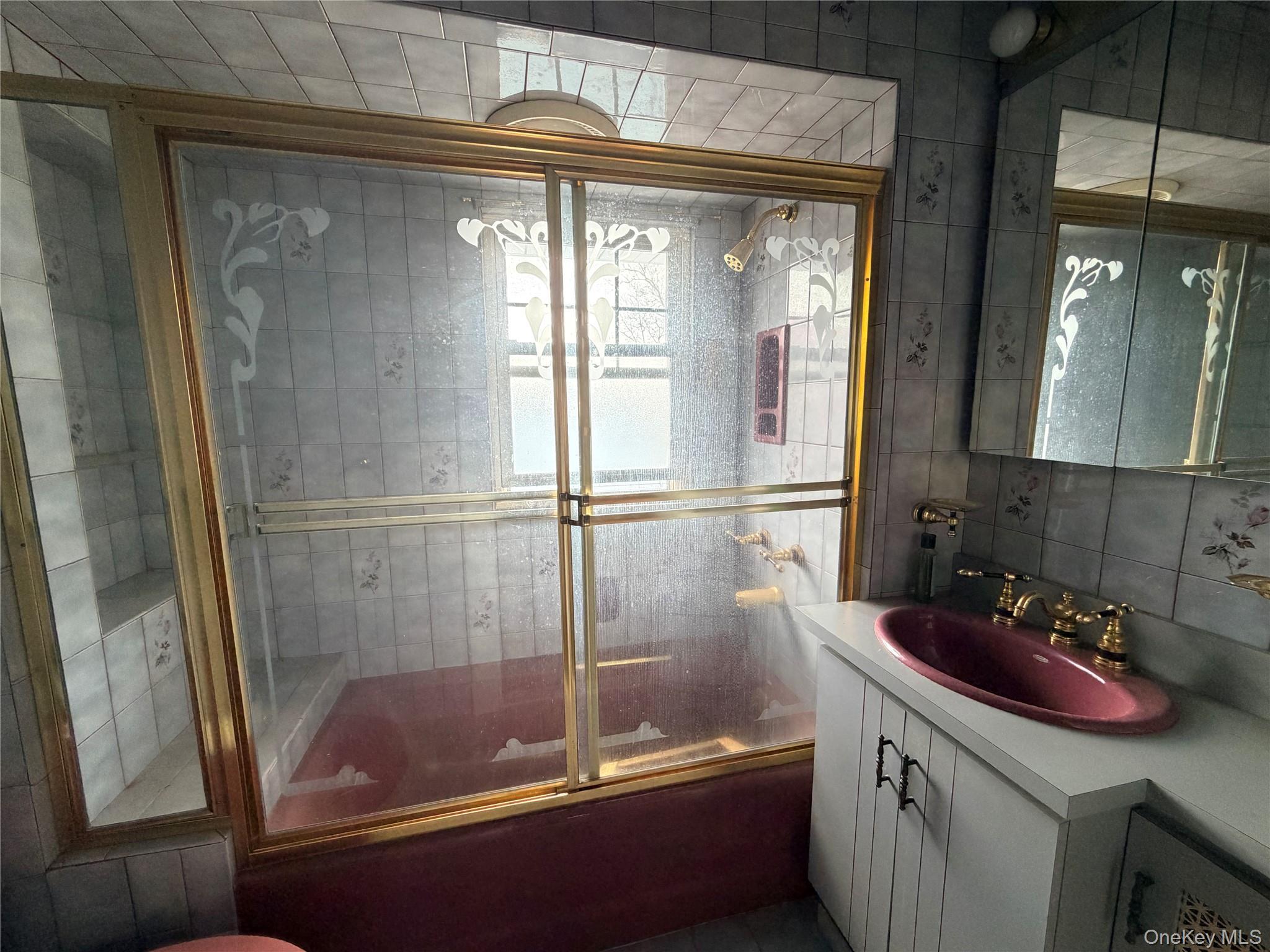 Single Family Woodbury  Nassau County, NY 11801, MLS-985927-28