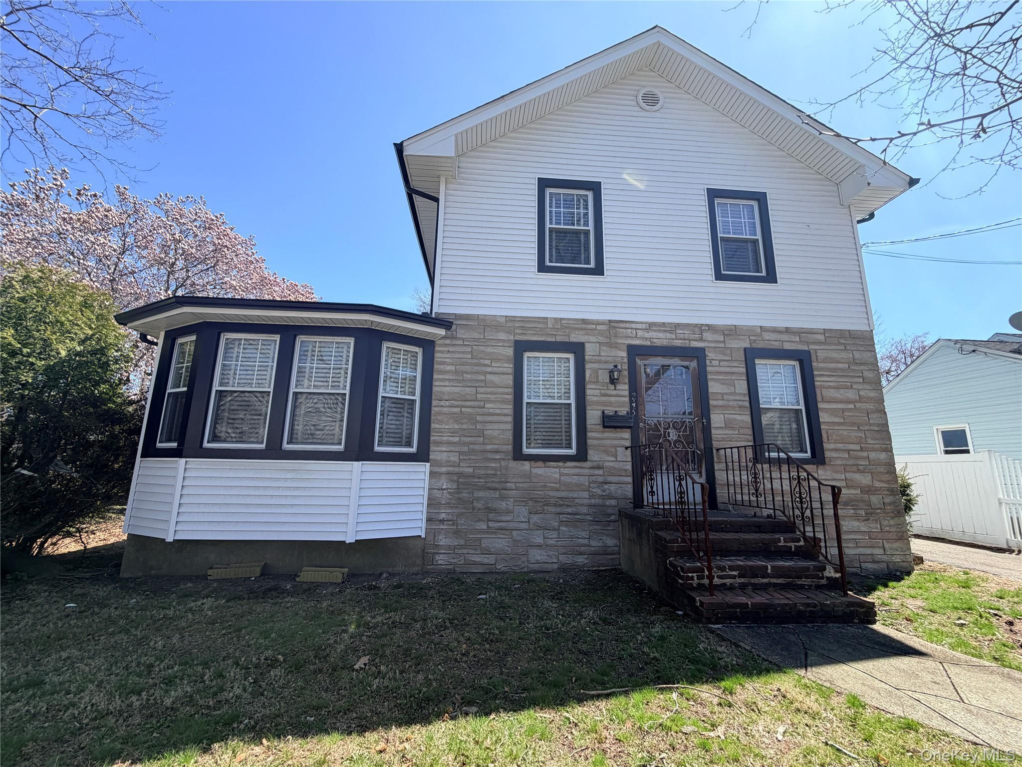 Single Family Woodbury  Nassau County, NY 11801, MLS-985927-3