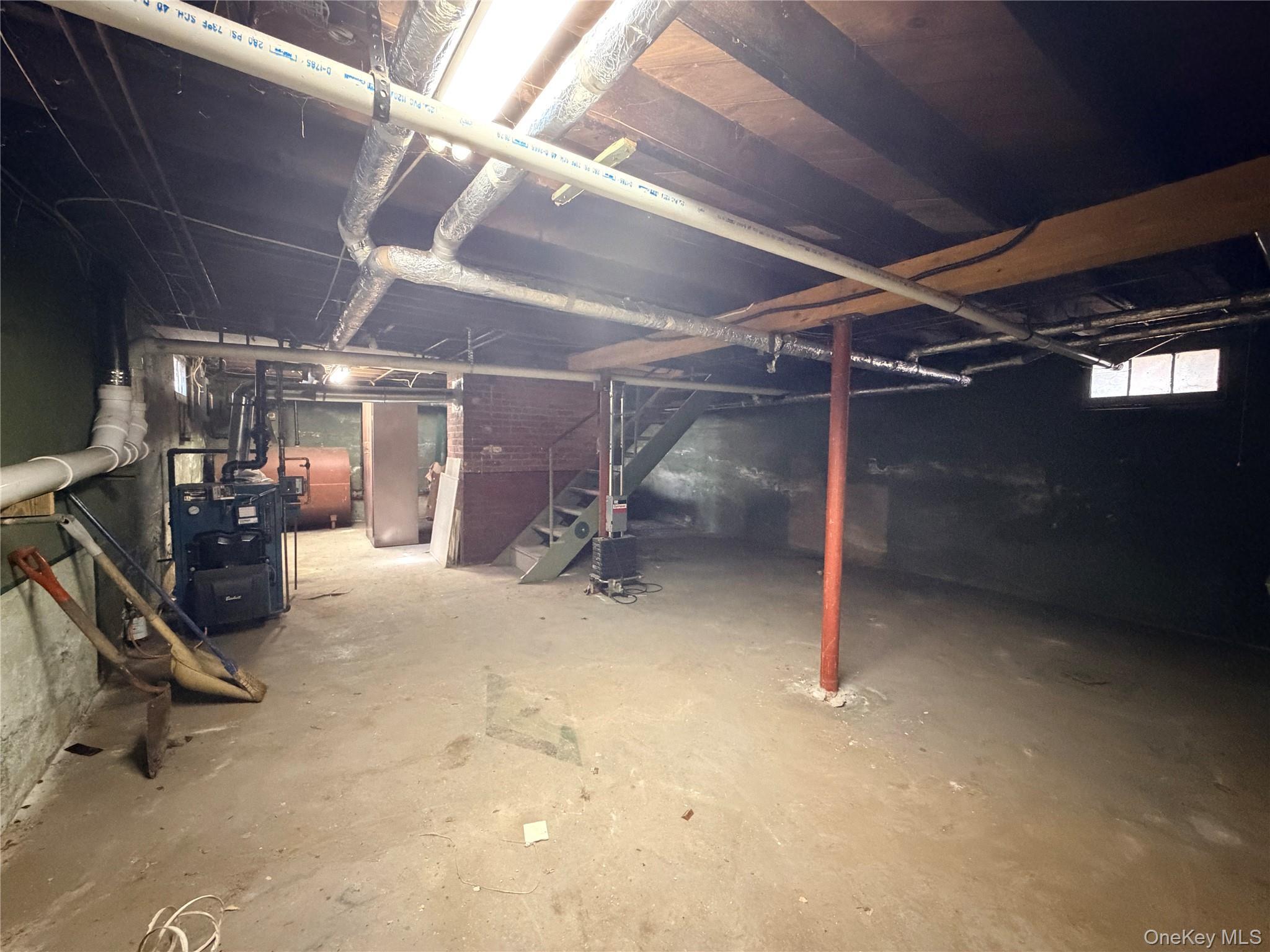 Single Family Woodbury  Nassau County, NY 11801, MLS-985927-31