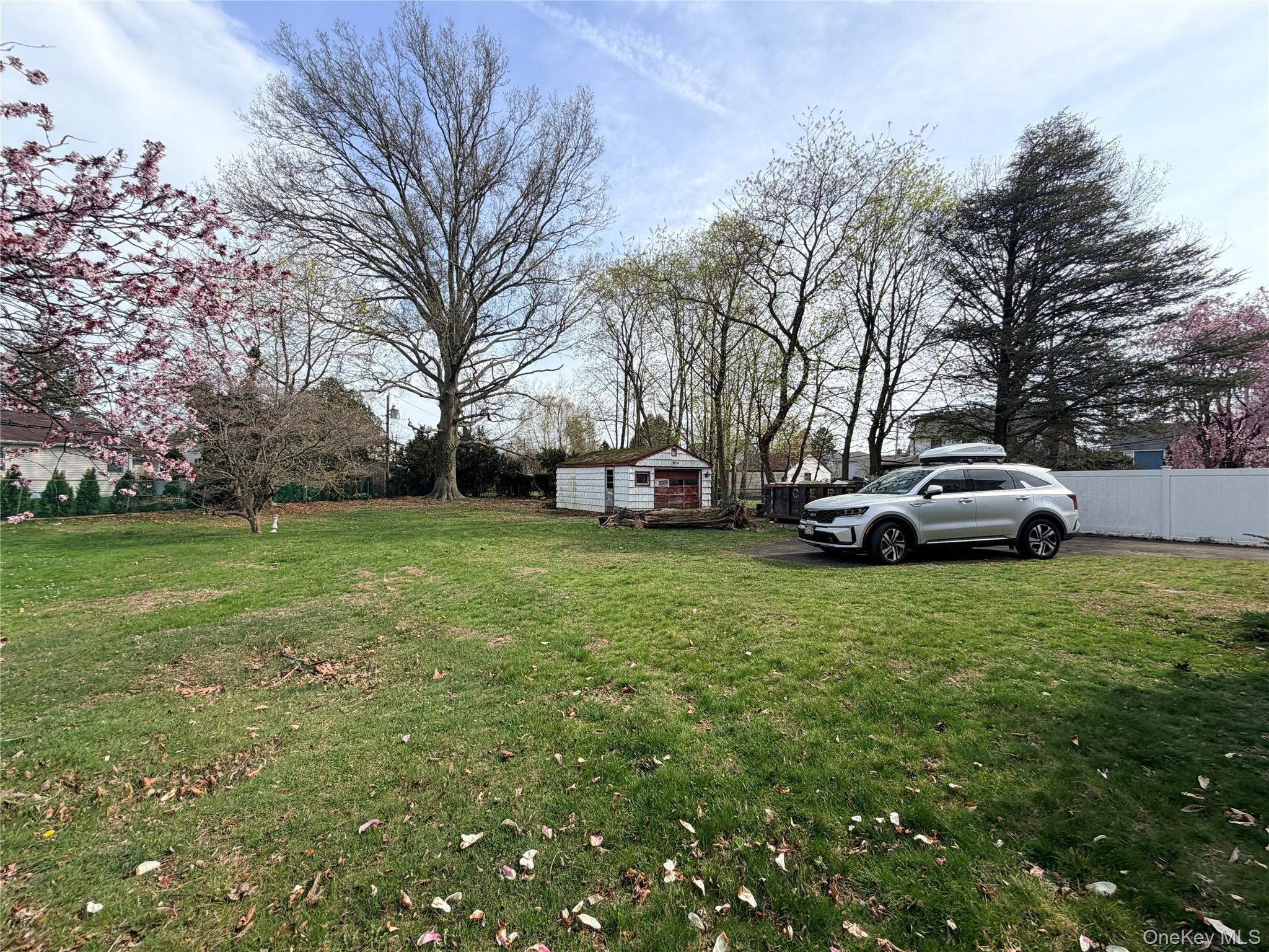 Single Family Woodbury  Nassau County, NY 11801, MLS-985927-34