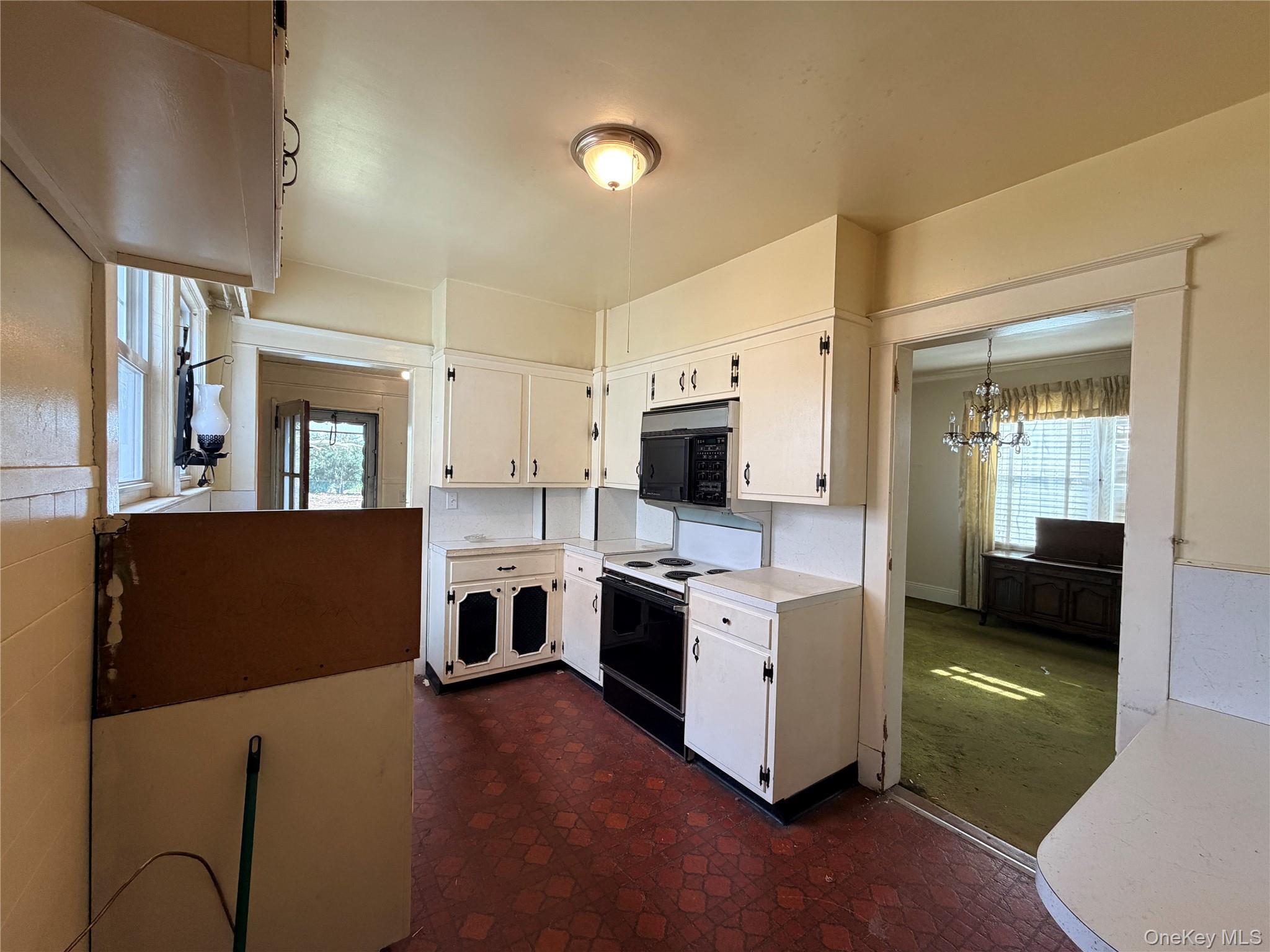 Single Family Woodbury  Nassau County, NY 11801, MLS-985927-6