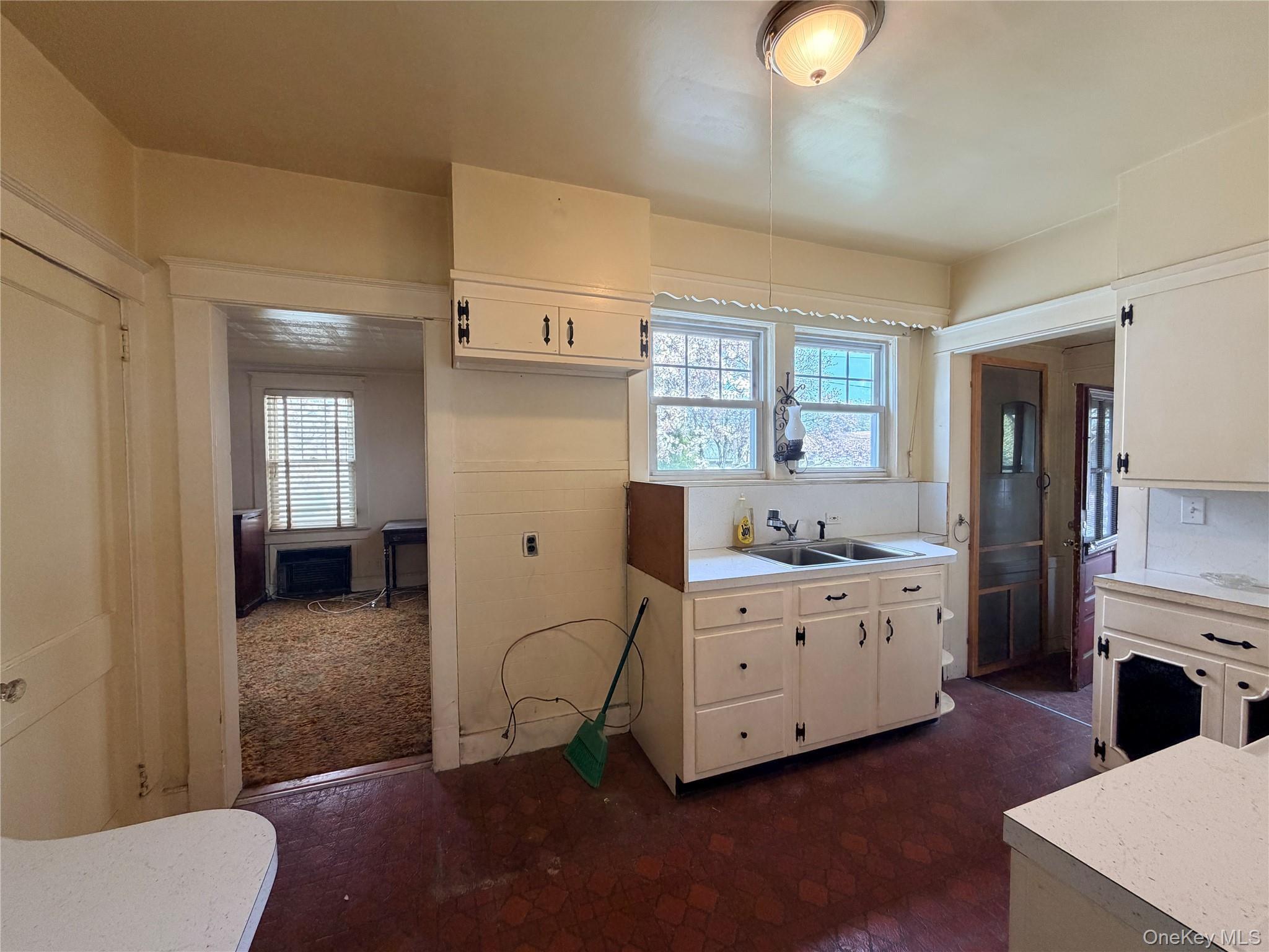 Single Family Woodbury  Nassau County, NY 11801, MLS-985927-7