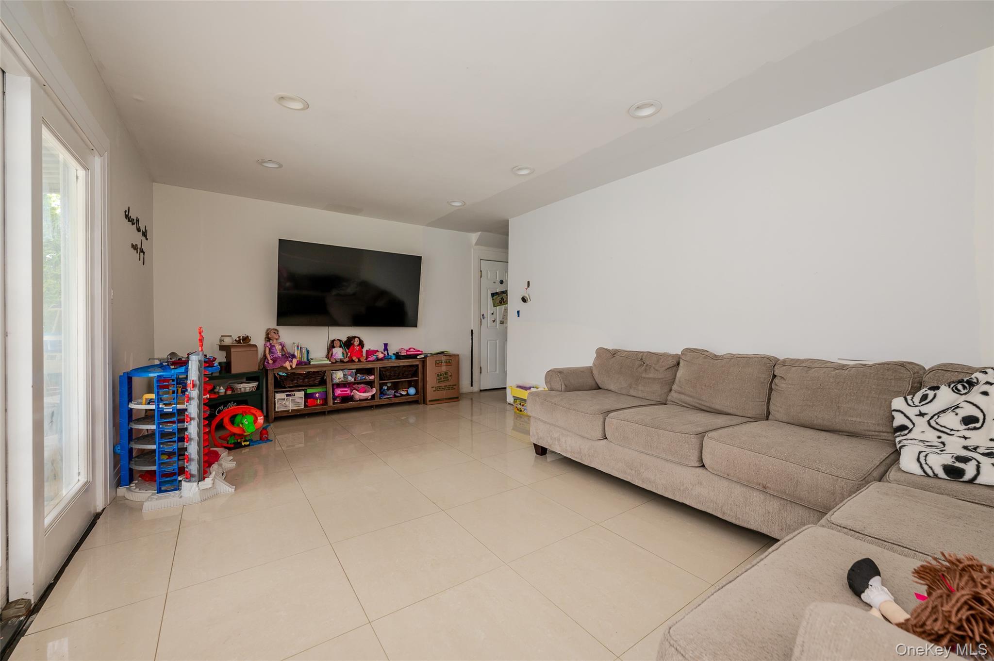Single Family Clinton Avenue  Suffolk County, NY 11776, MLS-985948-12