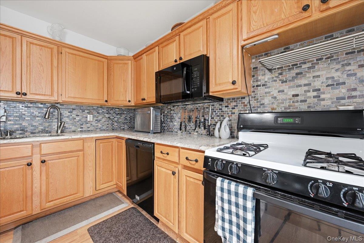 Single Family Casey Lane Suffolk County, NY 11953, MLS-985975-10