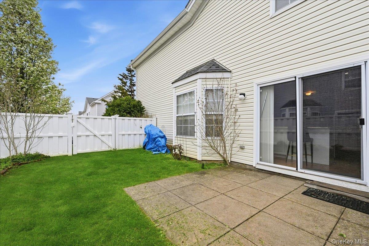 Single Family Casey Lane Suffolk County, NY 11953, MLS-985975-25