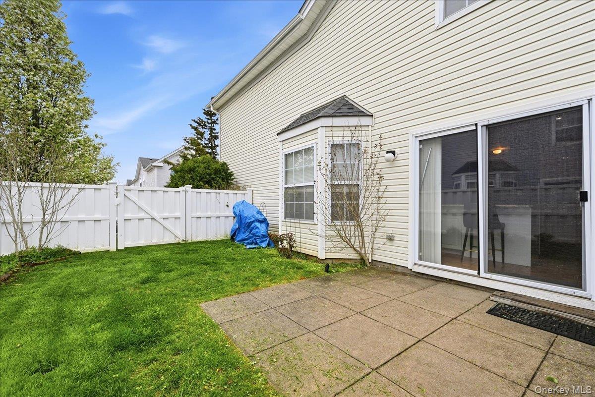 Single Family Casey Lane Suffolk County, NY 11953, MLS-985975-26