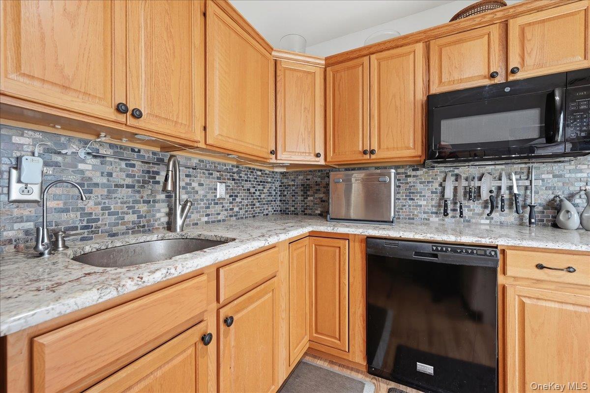 Single Family Casey Lane Suffolk County, NY 11953, MLS-985975-9