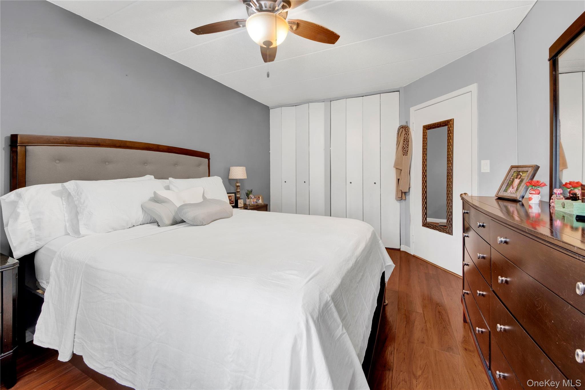 Single Family Thieriot  Bronx, NY 10473, MLS-985980-10