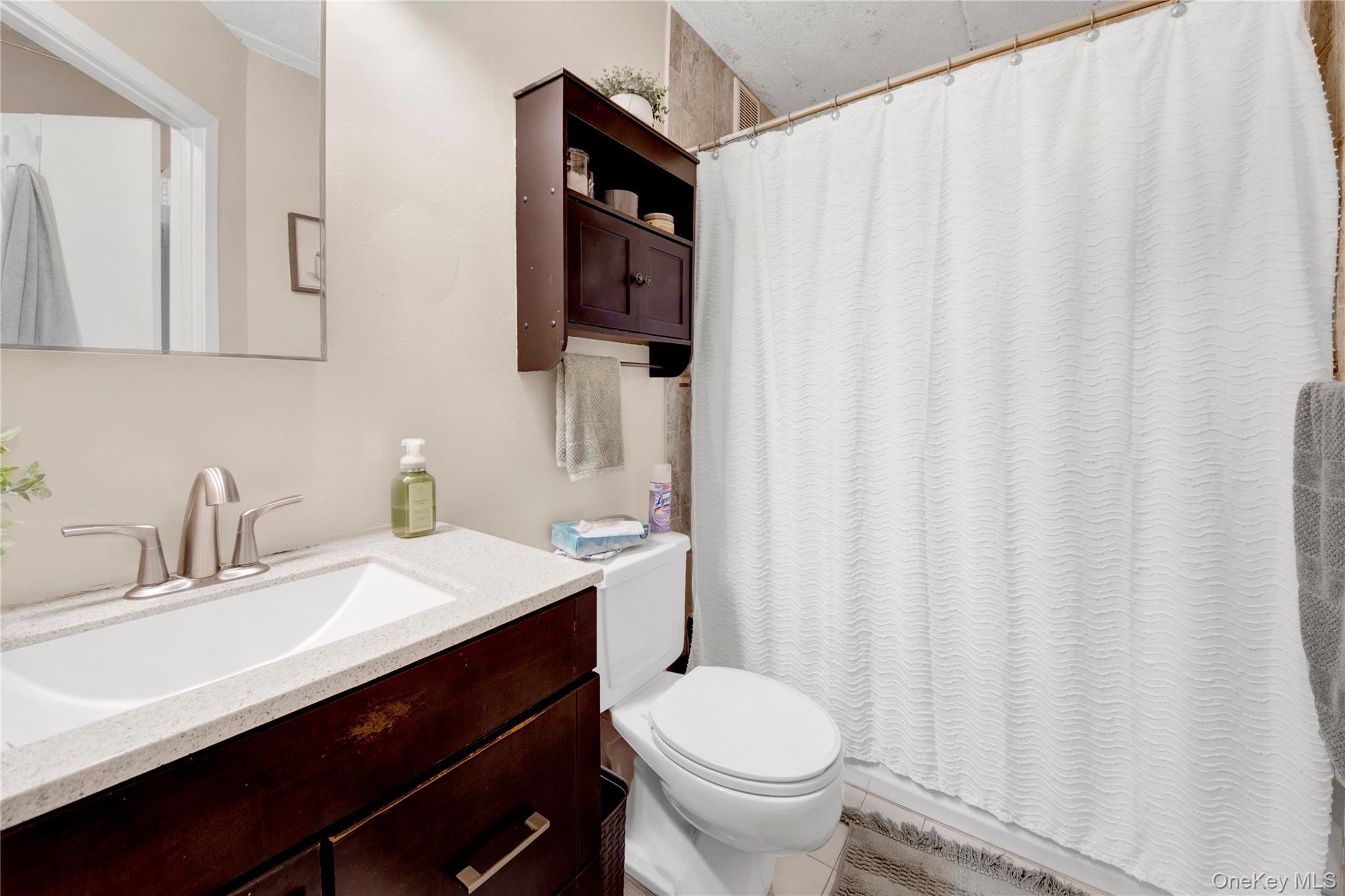 Single Family Thieriot  Bronx, NY 10473, MLS-985980-11