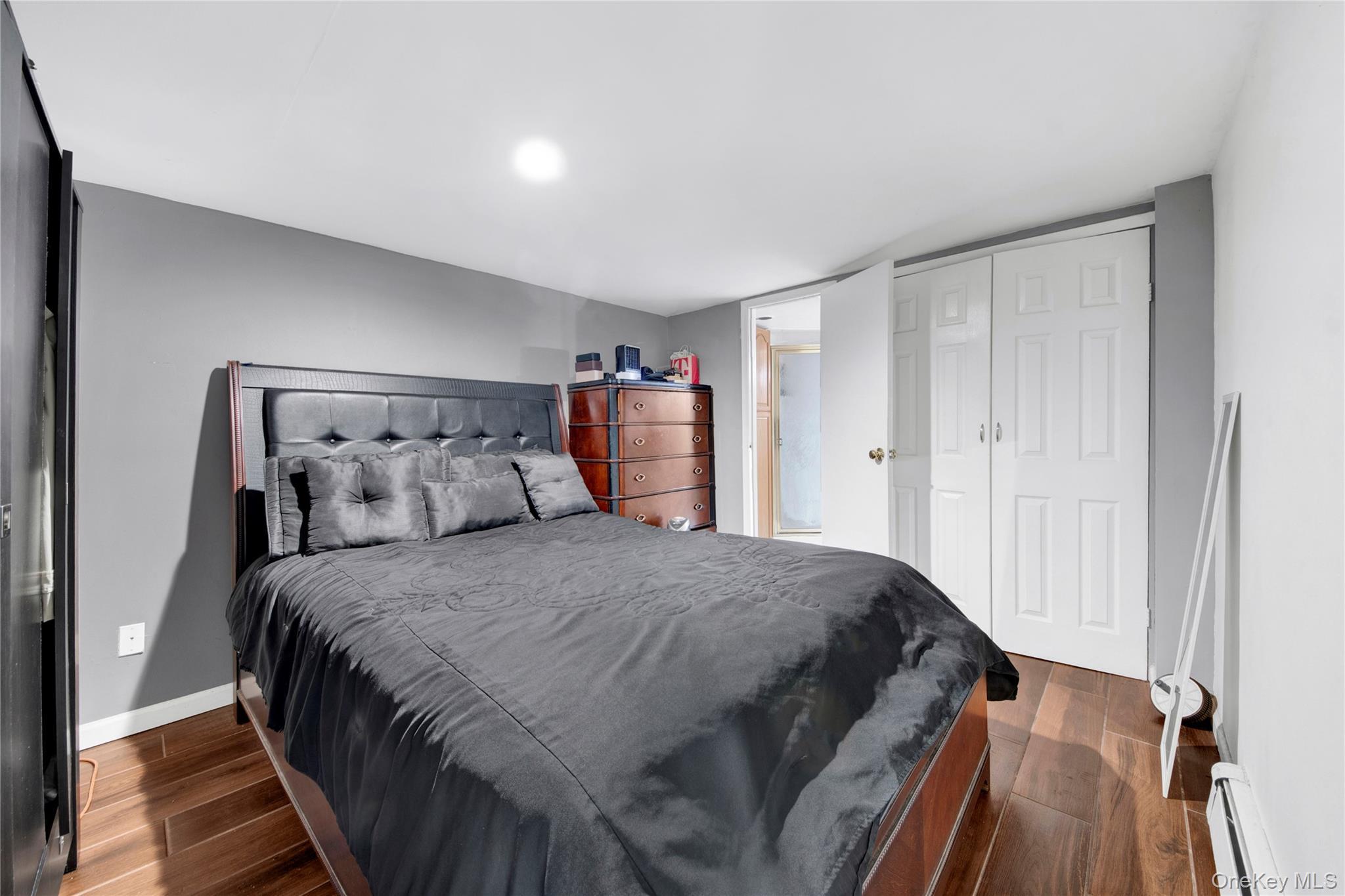 Single Family Thieriot  Bronx, NY 10473, MLS-985980-20