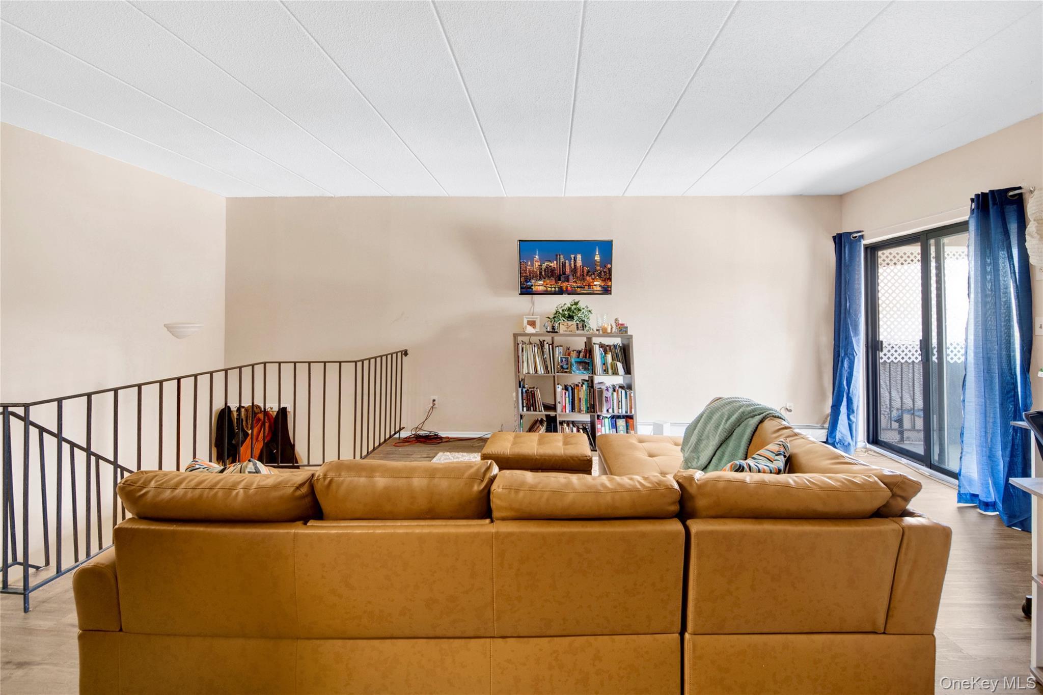 Single Family Thieriot  Bronx, NY 10473, MLS-985980-3