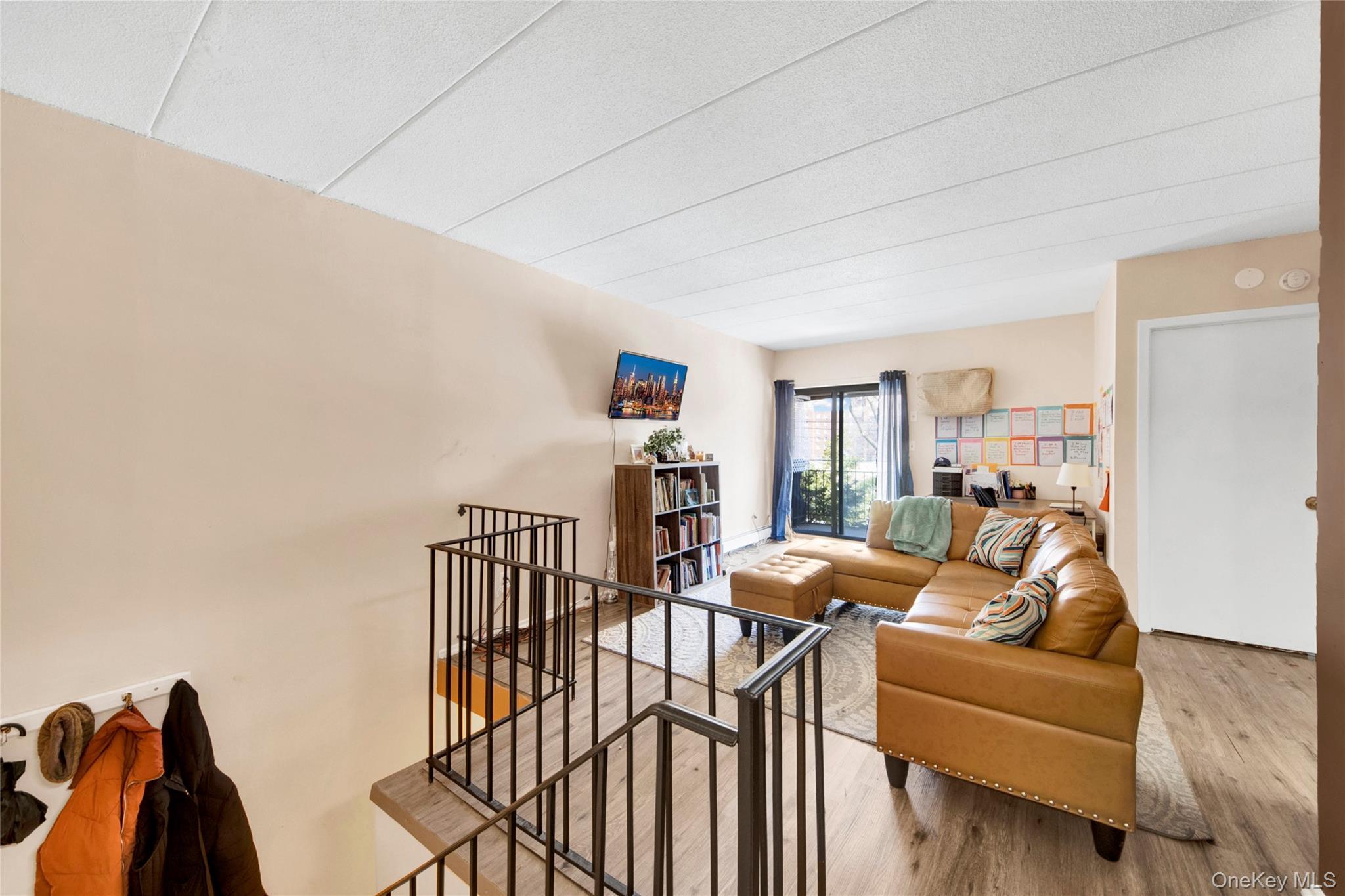 Single Family Thieriot  Bronx, NY 10473, MLS-985980-4