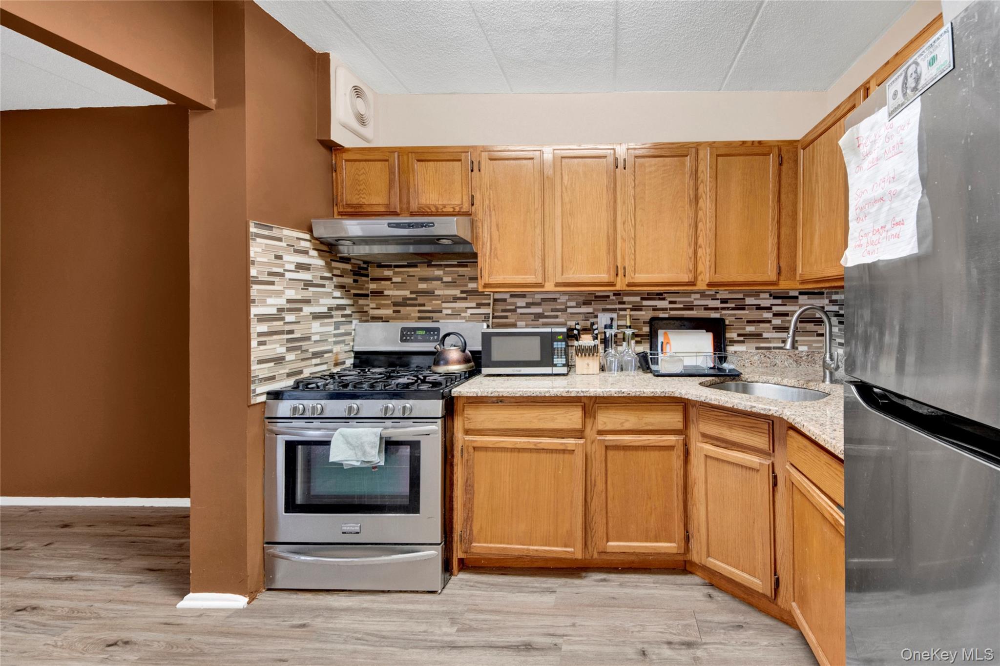 Single Family Thieriot  Bronx, NY 10473, MLS-985980-6