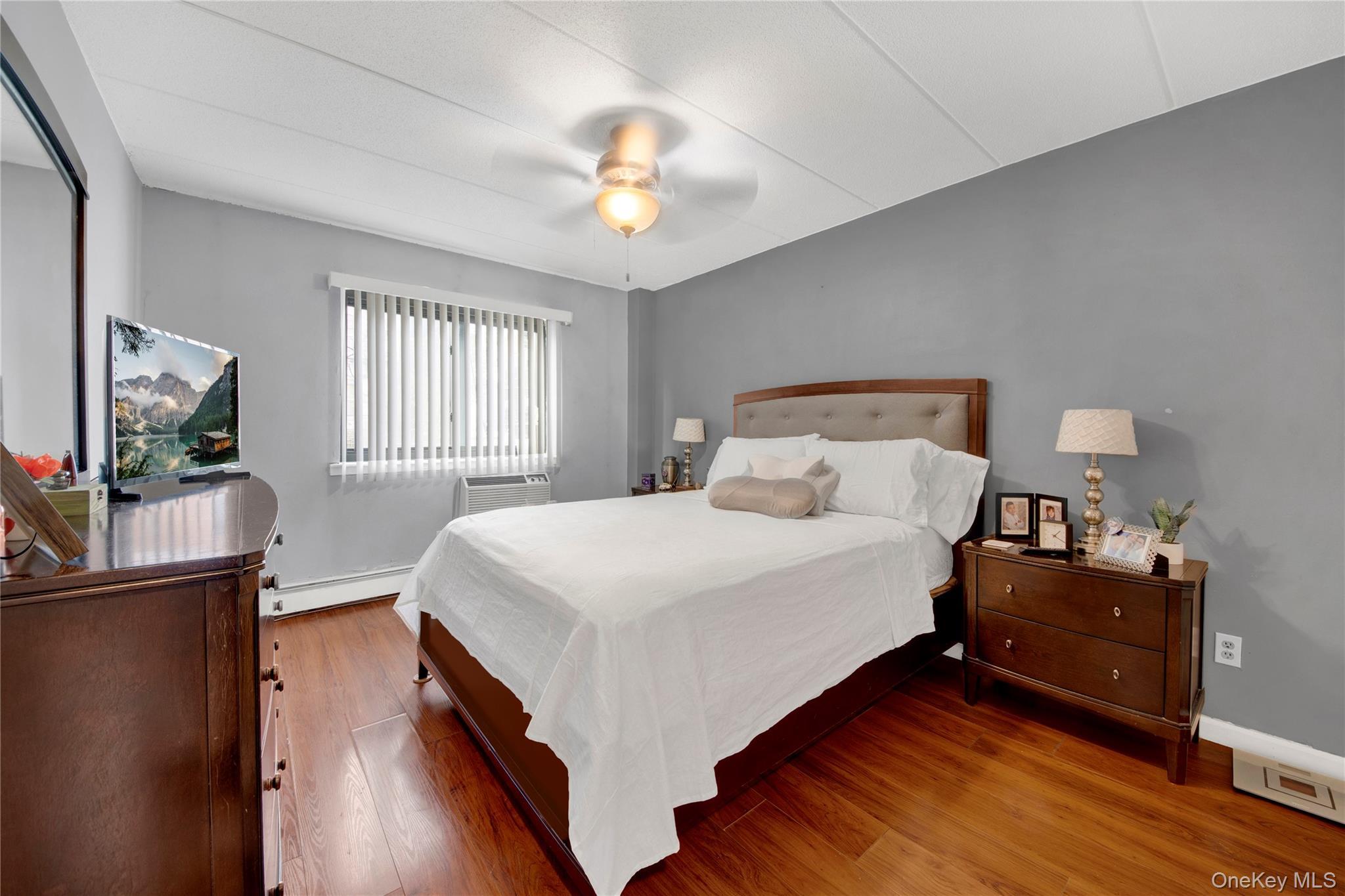 Single Family Thieriot  Bronx, NY 10473, MLS-985980-9