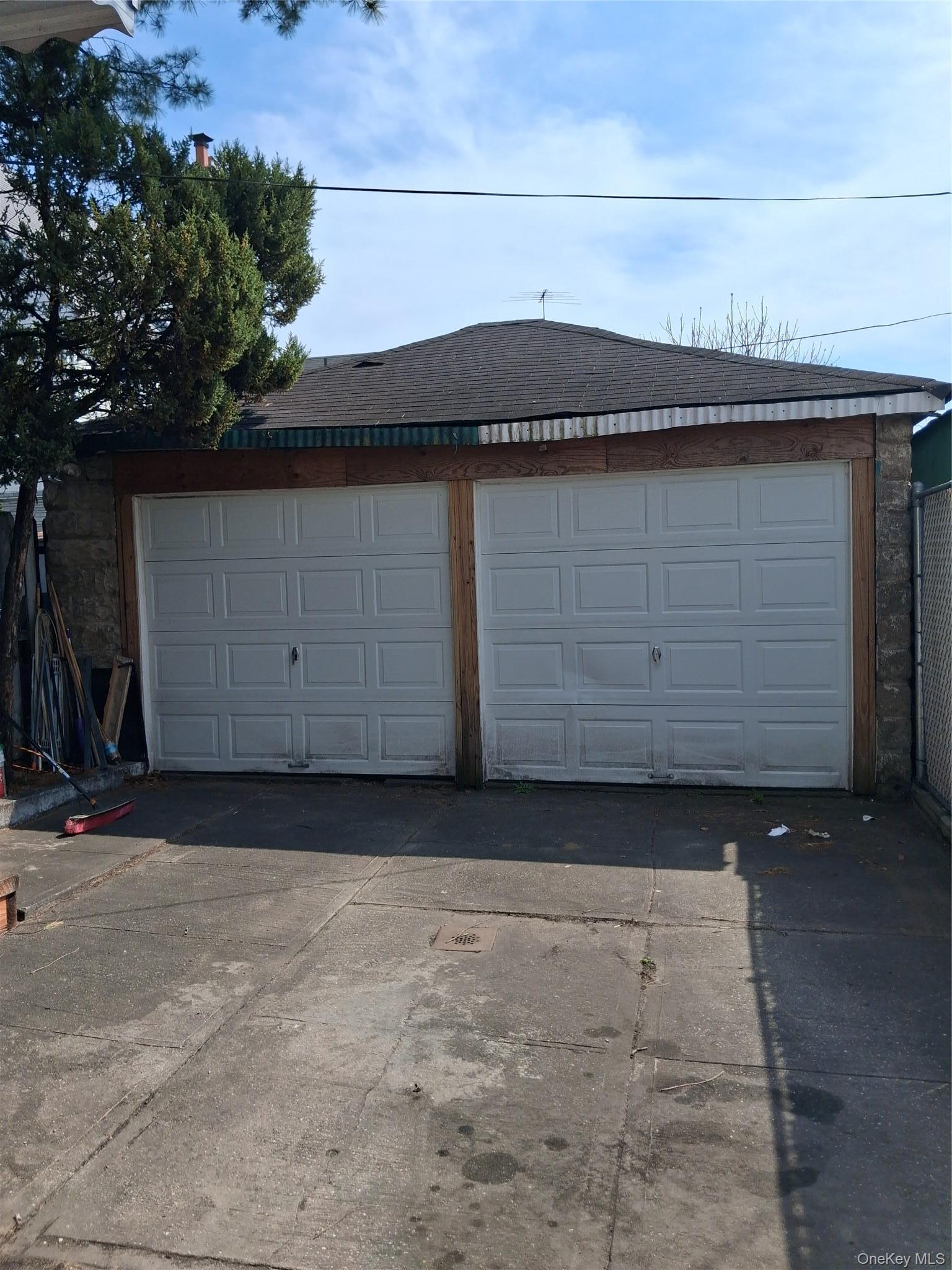 Single Family Avenue M  Brooklyn, NY 11234, MLS-985992-8